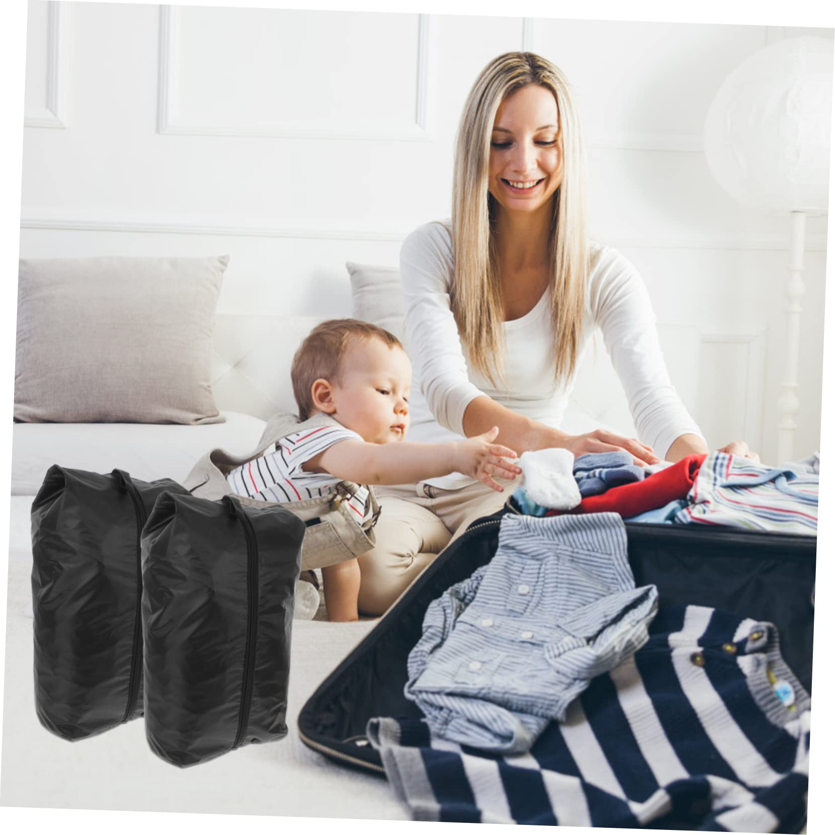 Sacchetti per Vestiti da Viaggio e Sacchetti per Scarpe Impermeabili Chiusura a Zip Portatili e Salvaspazio per Valigia Set da 4 Pezzi Neri per Viaggi Vacanze e Trasferte