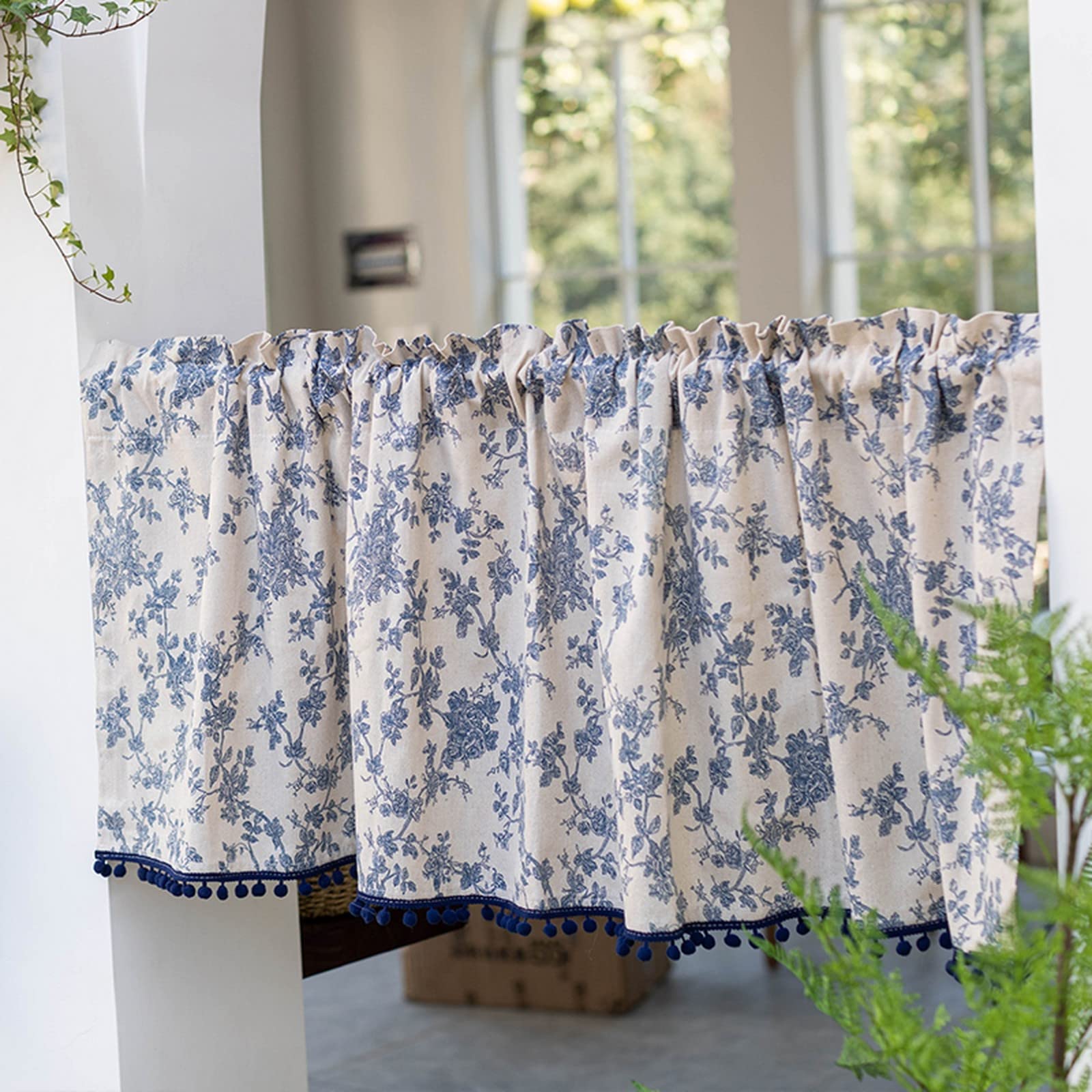 A.Monamour Rideau Court Pour Petite Fenêtre En Coton Blanc Avec Fleurs Botaniques Brodées Avec Pompons Blancs - Demi-rideau Pour Cuisine, Café, Chambre à Coucher, Armoire, Rideau De Porte