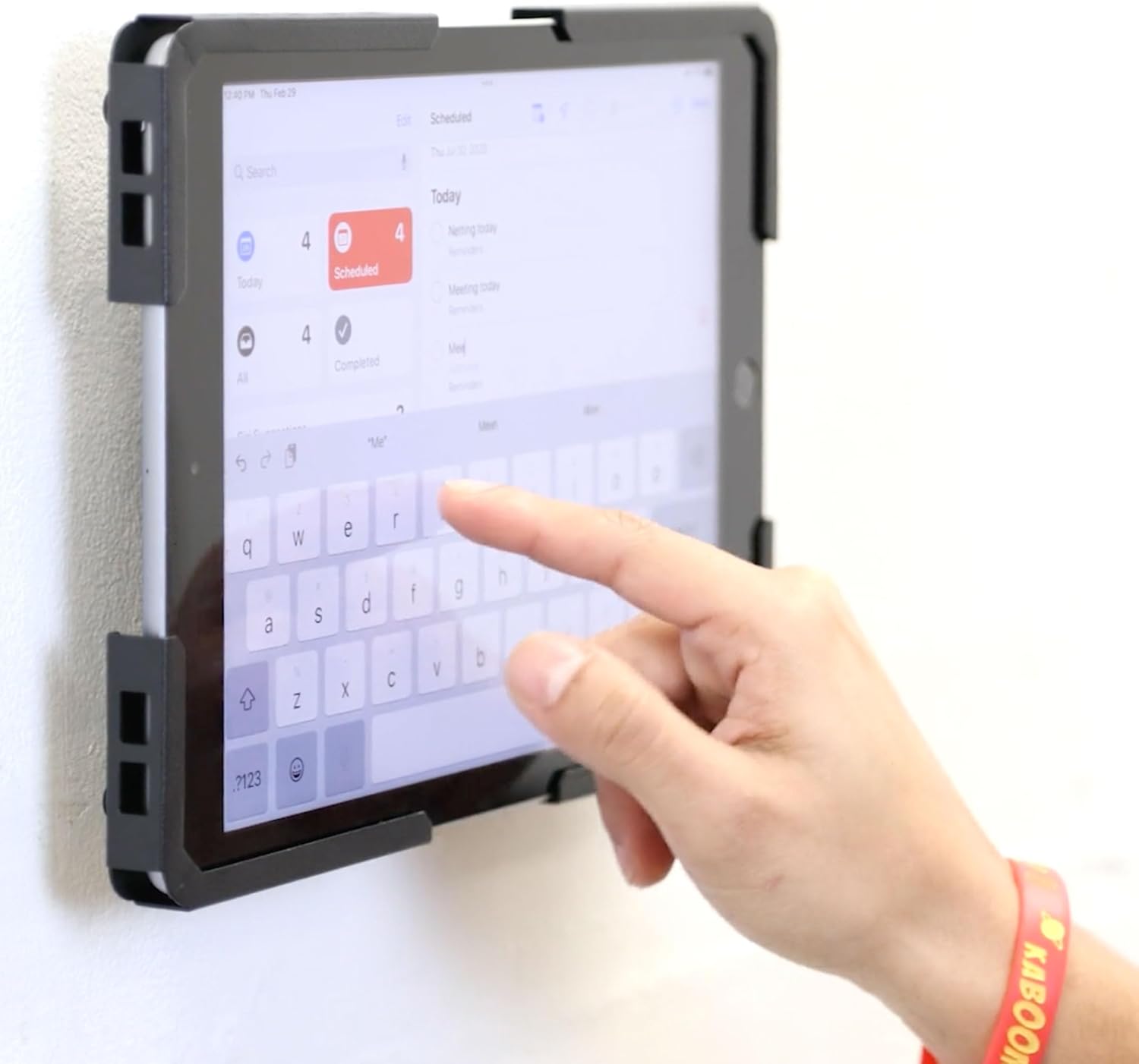 Mount-It! Universal iPad & Tablet Wall Mount Holder, Secure Steel Enclosure for 9.7–13.1 Inch Tablets, Wall or VESA 75x75 Mounting, Portrait or Landscape, Anti-Theft Tablet Mount for Office, Retail