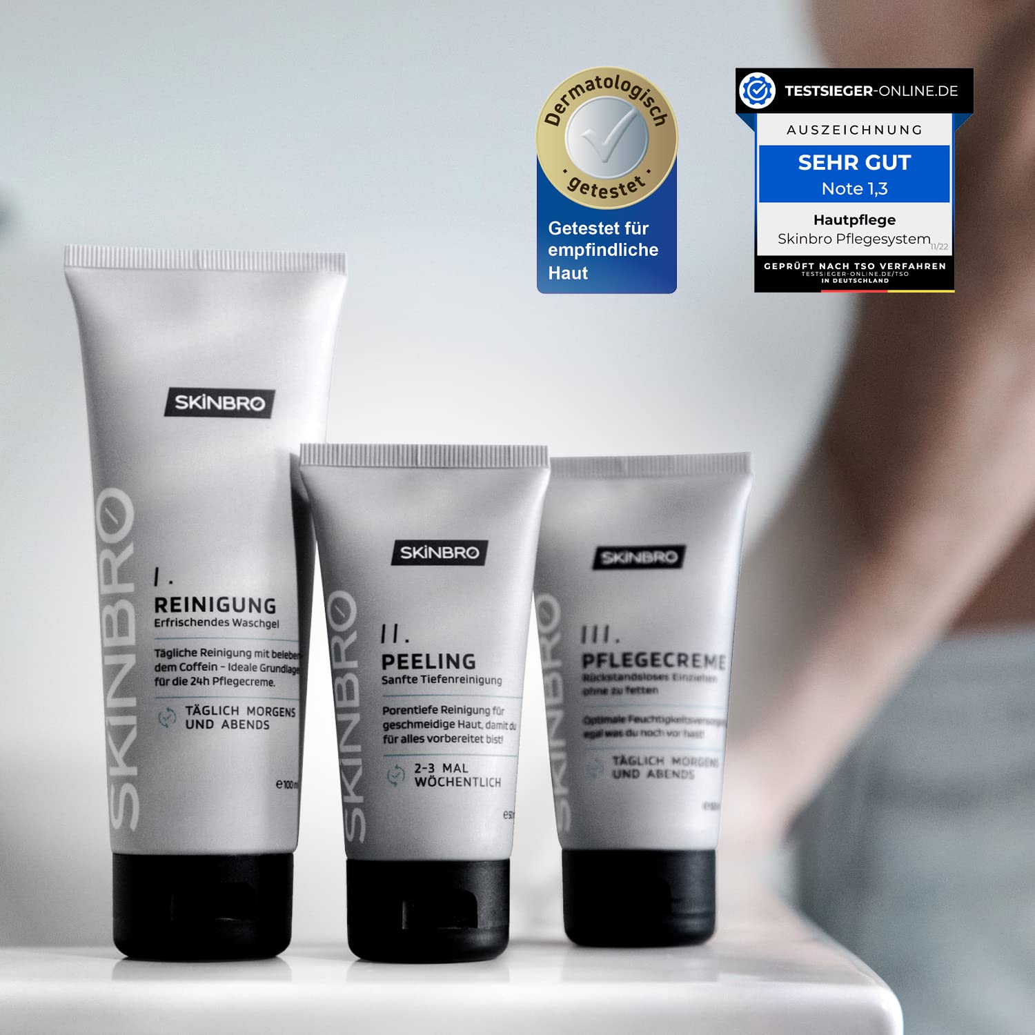 SKINBRO Gesichtspflege Männer Set | Made in Germany | 3er Skincare Pflegeset Herren - Reinigung, Peeling und Gesichtscreme Coffein Vegan | Ideales Geschenkset Männer | Cleanser, Care & Moisturizer