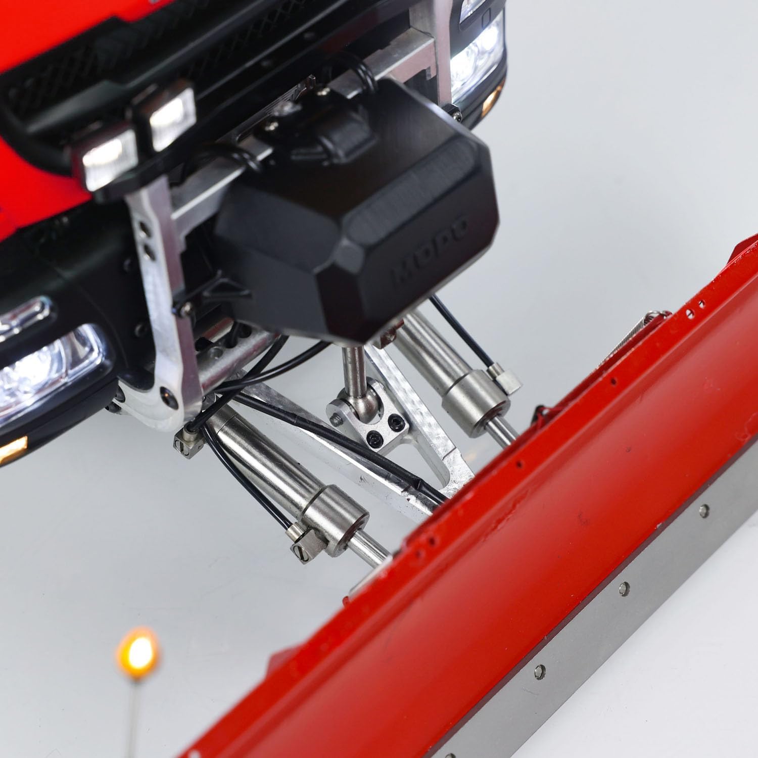 1:14 RC Hydraulic Dumper Truck Model 4X4 Metal RC Tipper Car Withe Snow Blade 2-Speed Transmission Light Sound I6S Radio Controller(Red)