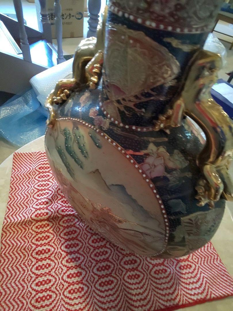 荘厳な アンティークの 竜の模様の 平たい形の 壺 花瓶 青花龍濤