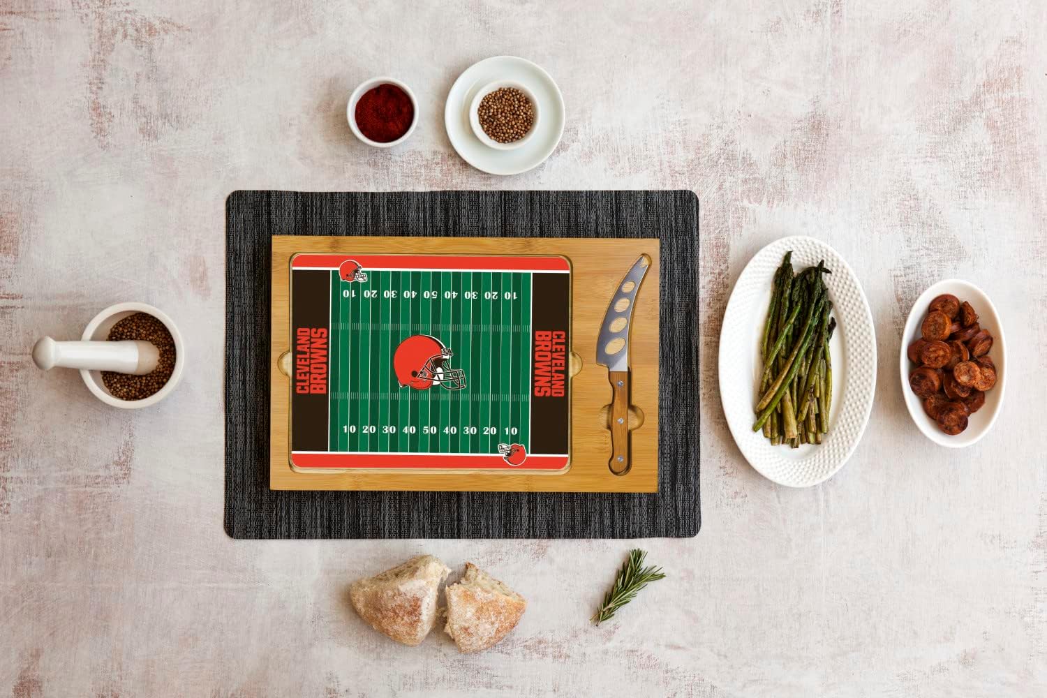 PICNIC TIME NFL Football Field Icon Glass Top Cutting Board & Knife Set, (Parawood & Bamboo)