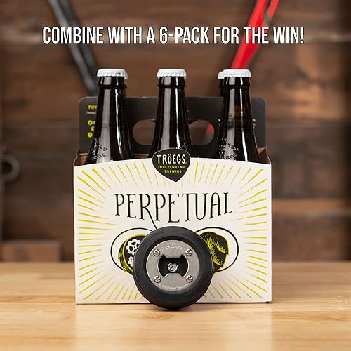 Miniatura 7 de Juego de regalo único de hockey, enfriador de latas y abridor de botellas hecho de discos de hockey reales,