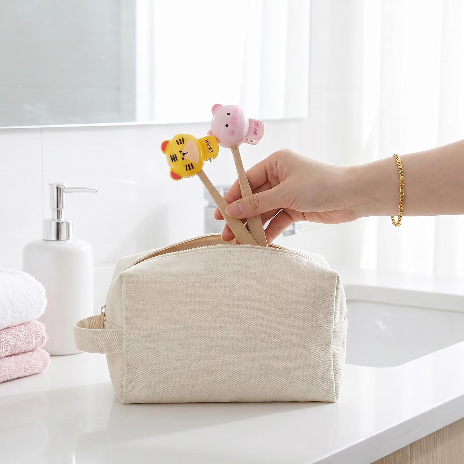 3PCS Cute Animal Toothbrush Covers, Portable Toothbrush Head Protectors with Ventilated Design for Travel, Panda Tiger Pig Shaped Tooth Brush Holder Cap for Daily Use or Vacation