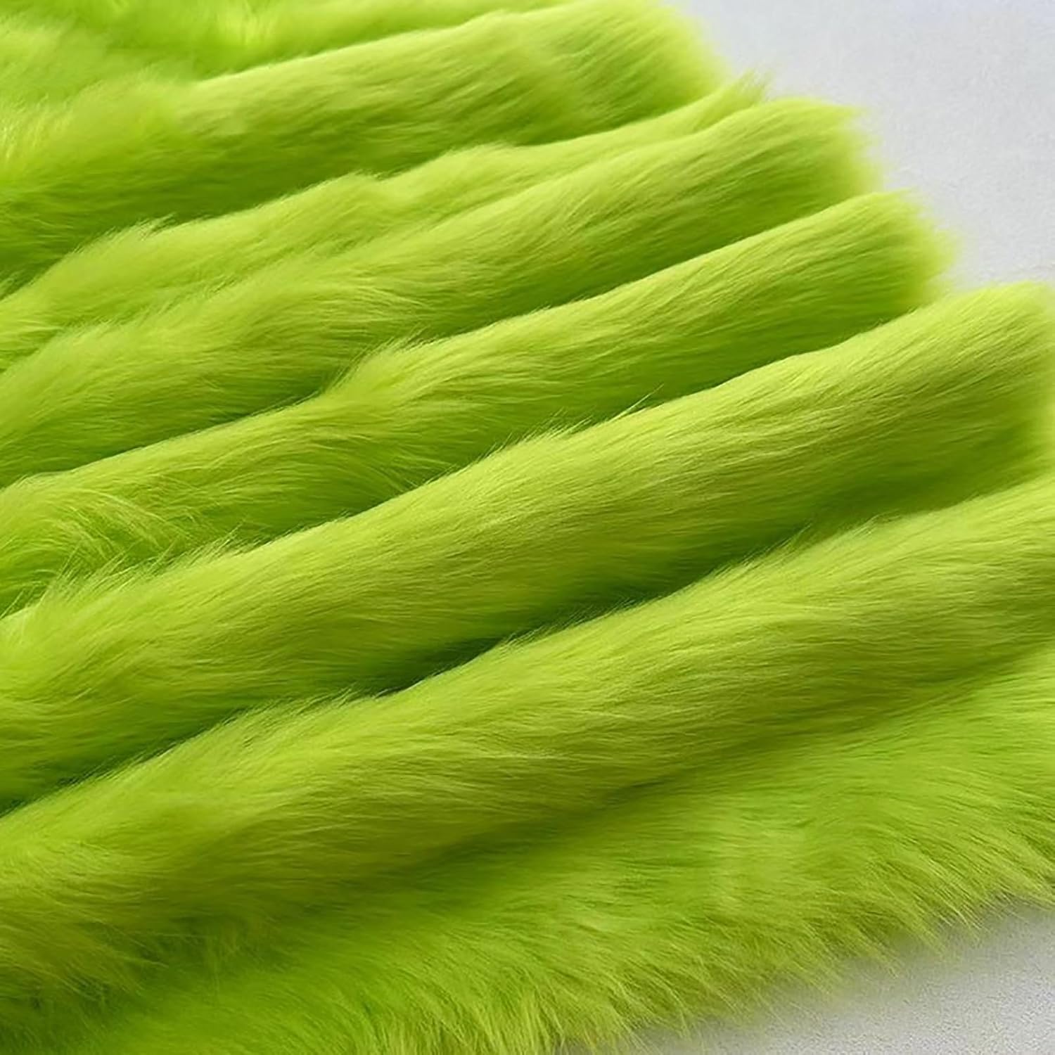 Pre-Cut Long Pile 5cm Faux Fox Fur Fabric 20cm*50cm Shaggy Craft Faux Fur Fabric for Gnomes Cosplay and DIY Projects Decoration Cosplay(14 Green)