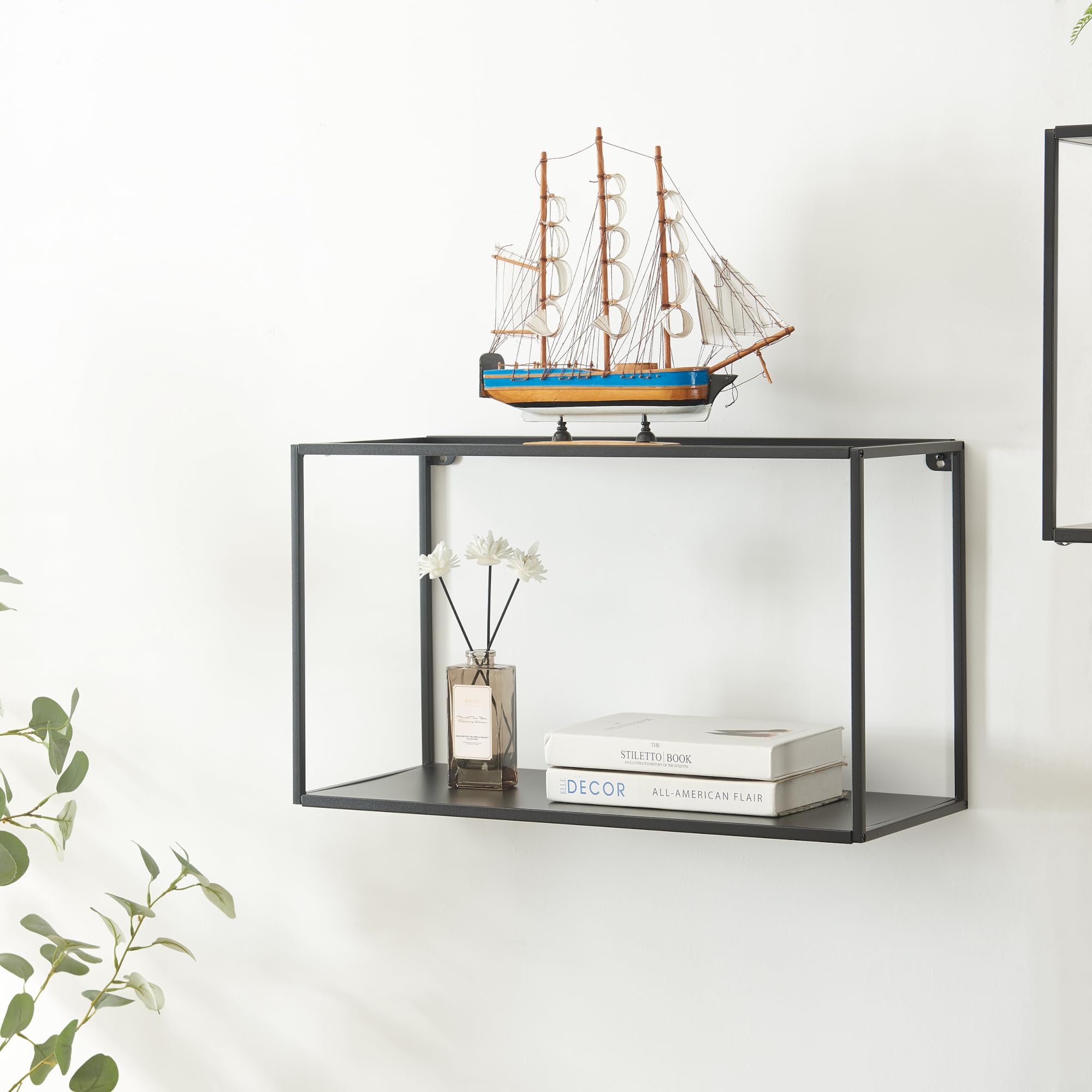 [en.casa] Notodden regał ścienny, regał wiszący, metalowa rama, regał kuchenny, regał na książki, industrialny design, wiszący regał do salonu, kuchni, 60 x 25 x 35 cm, czarny