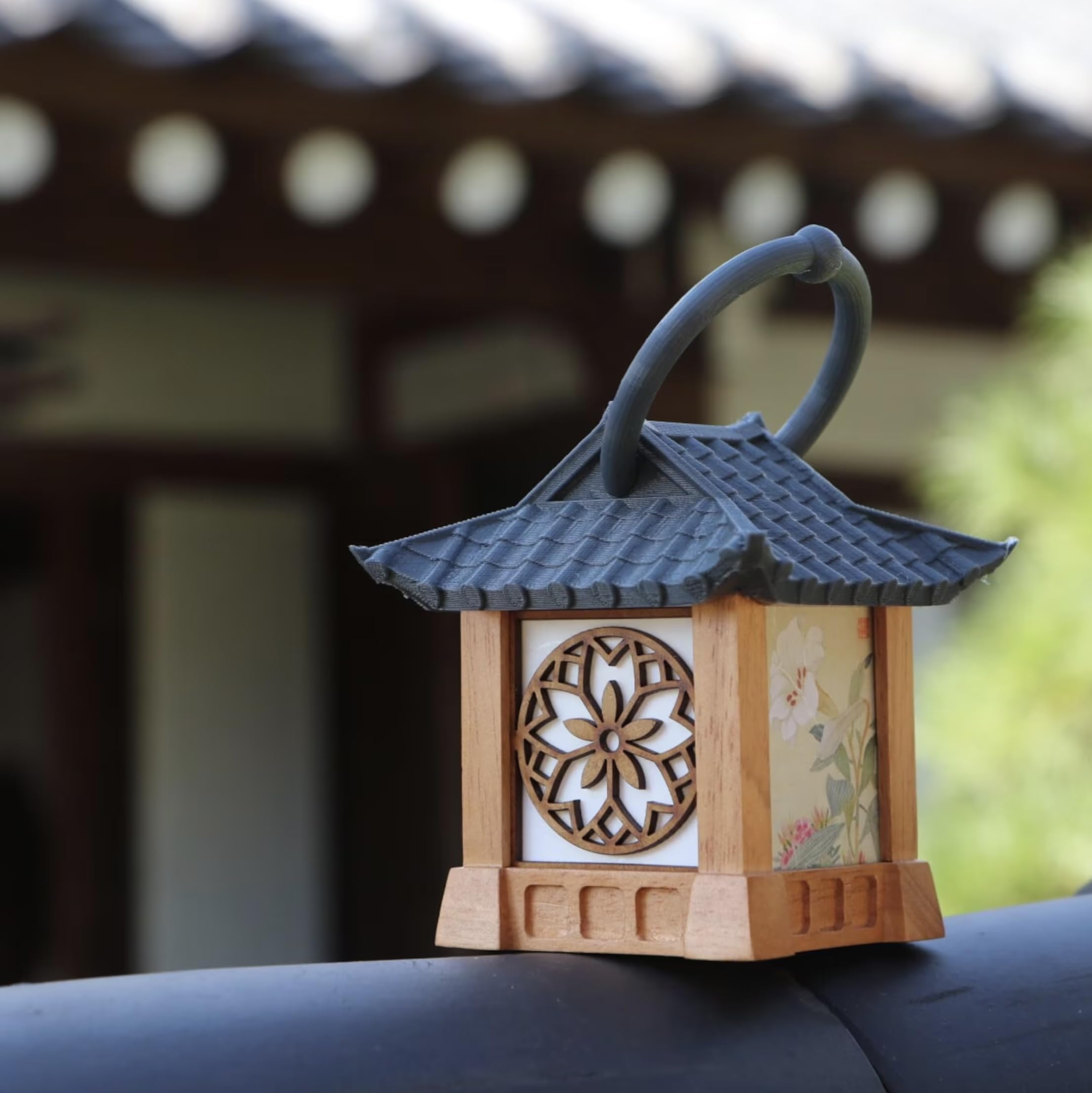Mini Hanok Lamps- Korean Traditional House Miniature Mood Light with Handle, Environmentally Friendly Wooden Hanji Paper Table Night lamp, Requires 3 AAA Batteries (Treditional Painting)