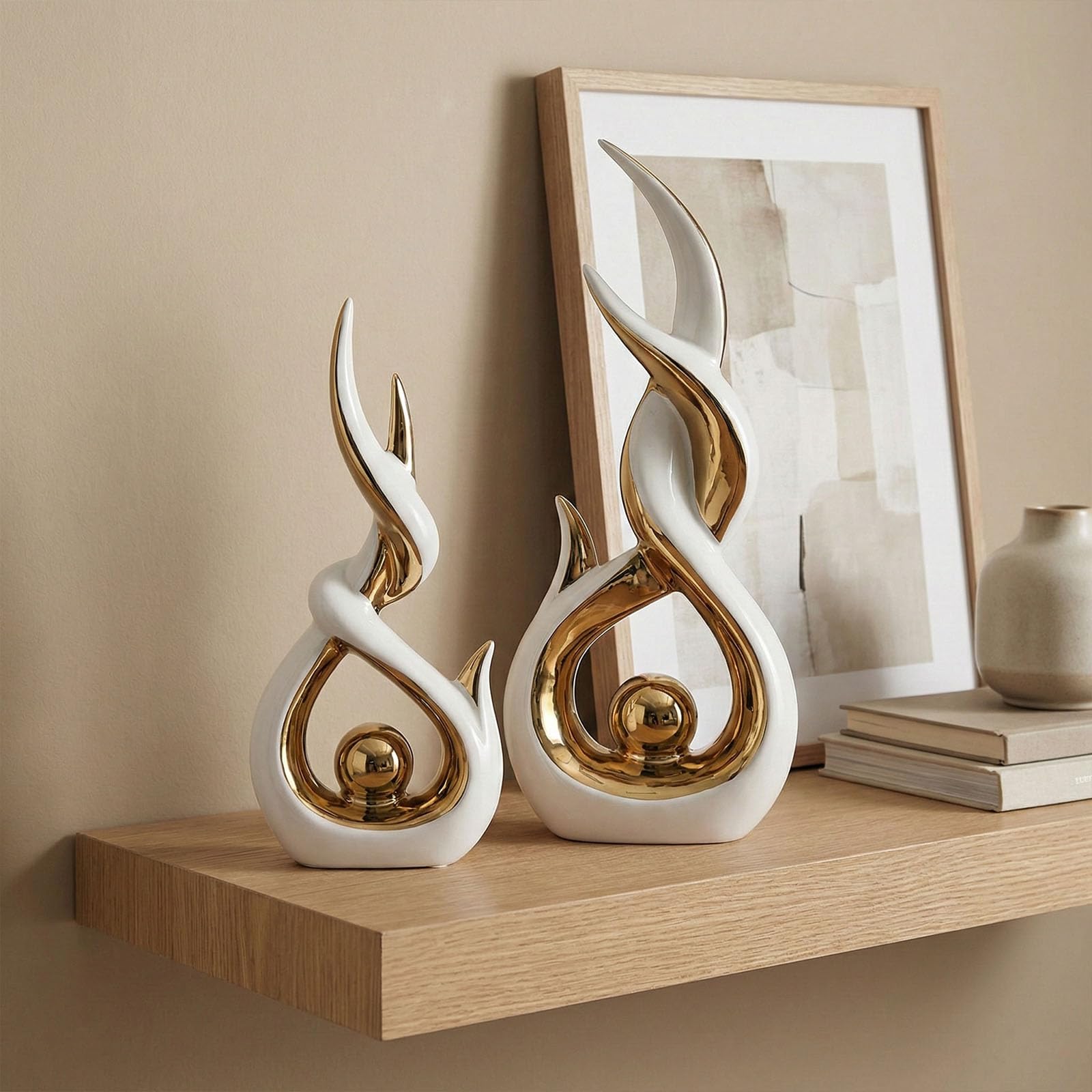 LCCCK Juego de 2 esculturas abstractas de cerámica blanca y dorada, modernas, galvanizadas, estatuas decorativas para sala de estar, estante, mesa, decoración del hogar, regalo de inauguración de la