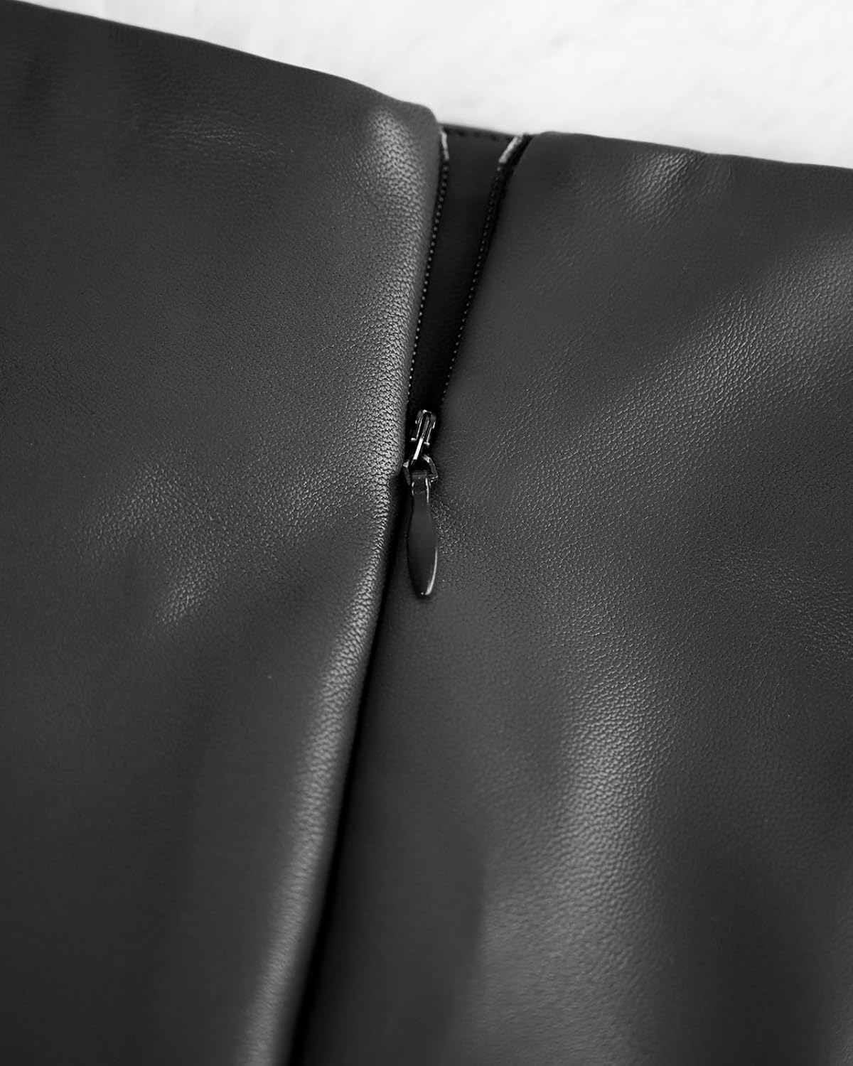 VividMosaic Women's Y2K Black Leather Mini Skirt High Waisted Side Zipper Stretchy Faux PU Bodycon Short Skirts - Image 8