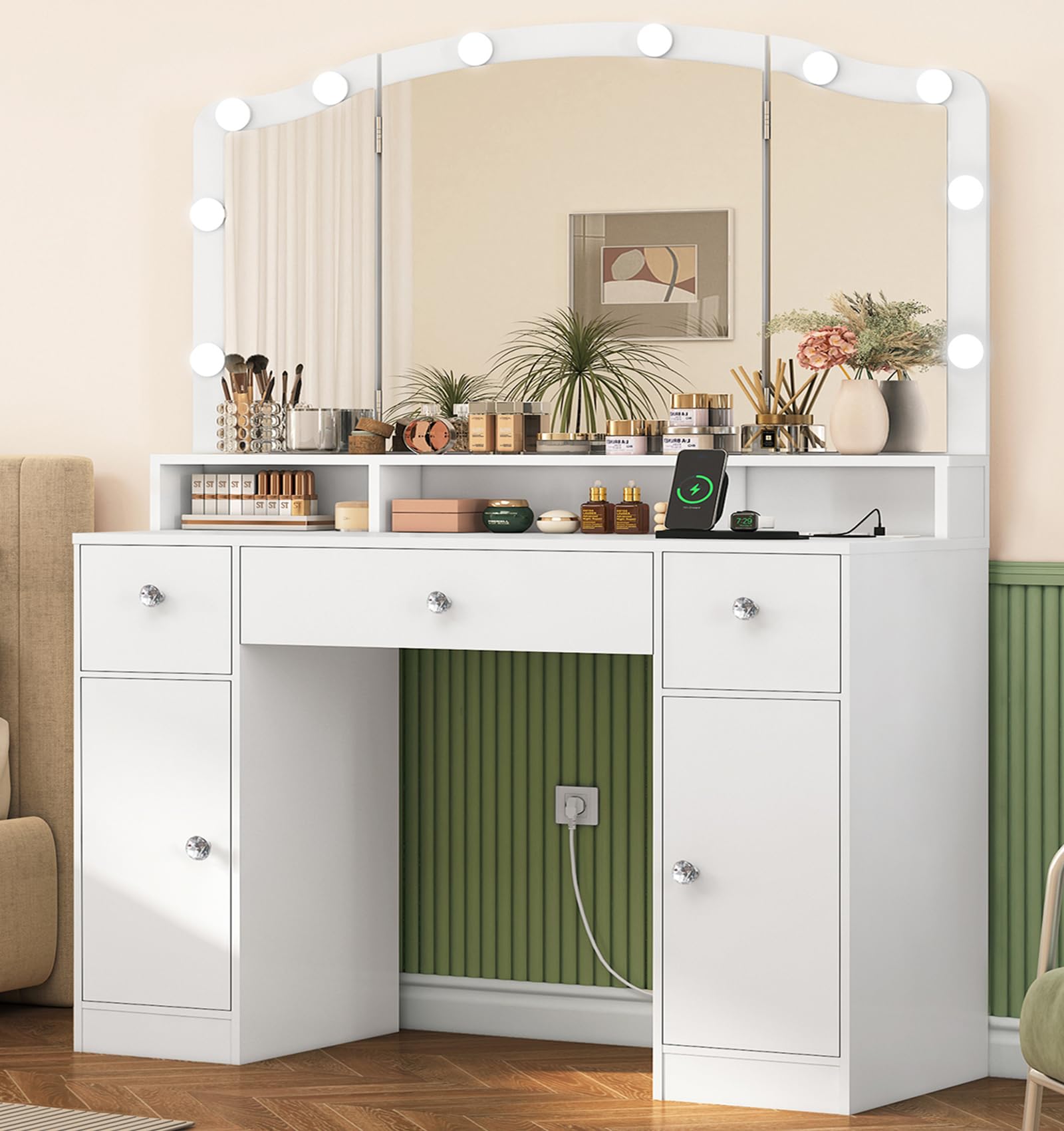 FIONESO Schminktisch mit 3 klappbaren Spiegeln, Schminktisch mit 10 LED-Leuchten und Steckdosen, Frisiertisch mit 3 Schubladen und Zwei Schränken, für Frauen, Schlafzimmer, Weiß