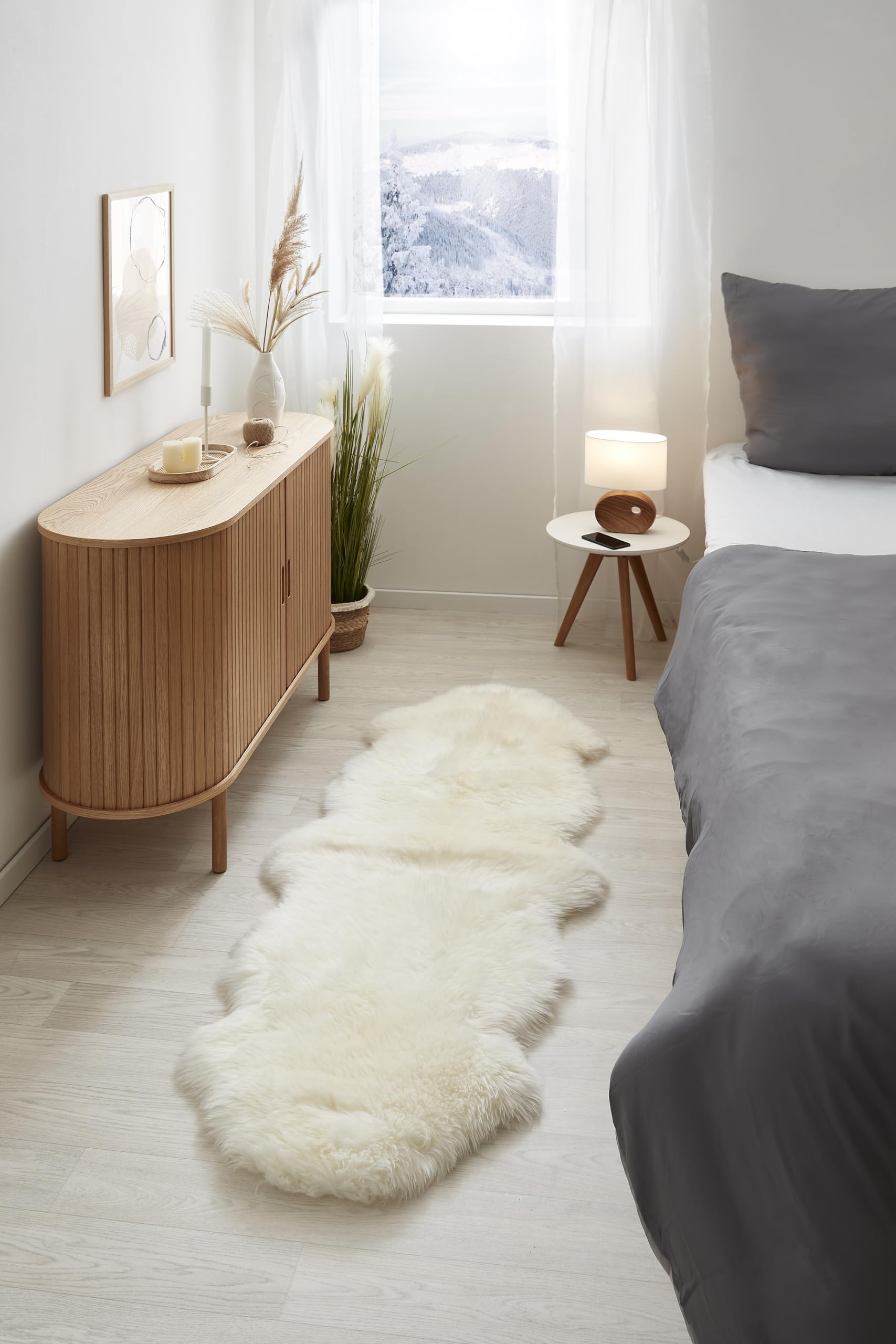 -LUXOR- living Schaffell echt – weiches Lammfell für Stuhl, Sofa & Kinderwagen oder Fellteppich für Wohn- und Schlafzimmer, Flor 50 mm, 60 x 160 cm, Weiß