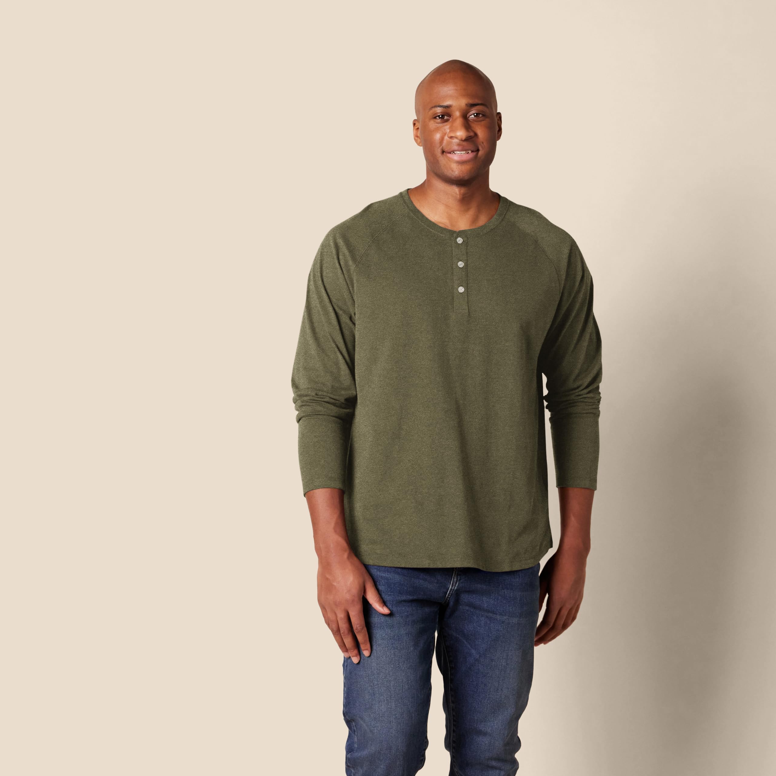 Amazon Essentials Long Sleeve Shirt for Men, Regular-Fit Henley, Available in Big & Tall