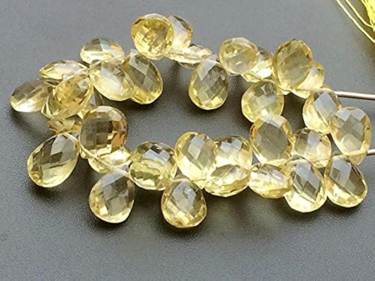 Quartz citron naturel en perles briolettes pour remplacer les fausses pierres