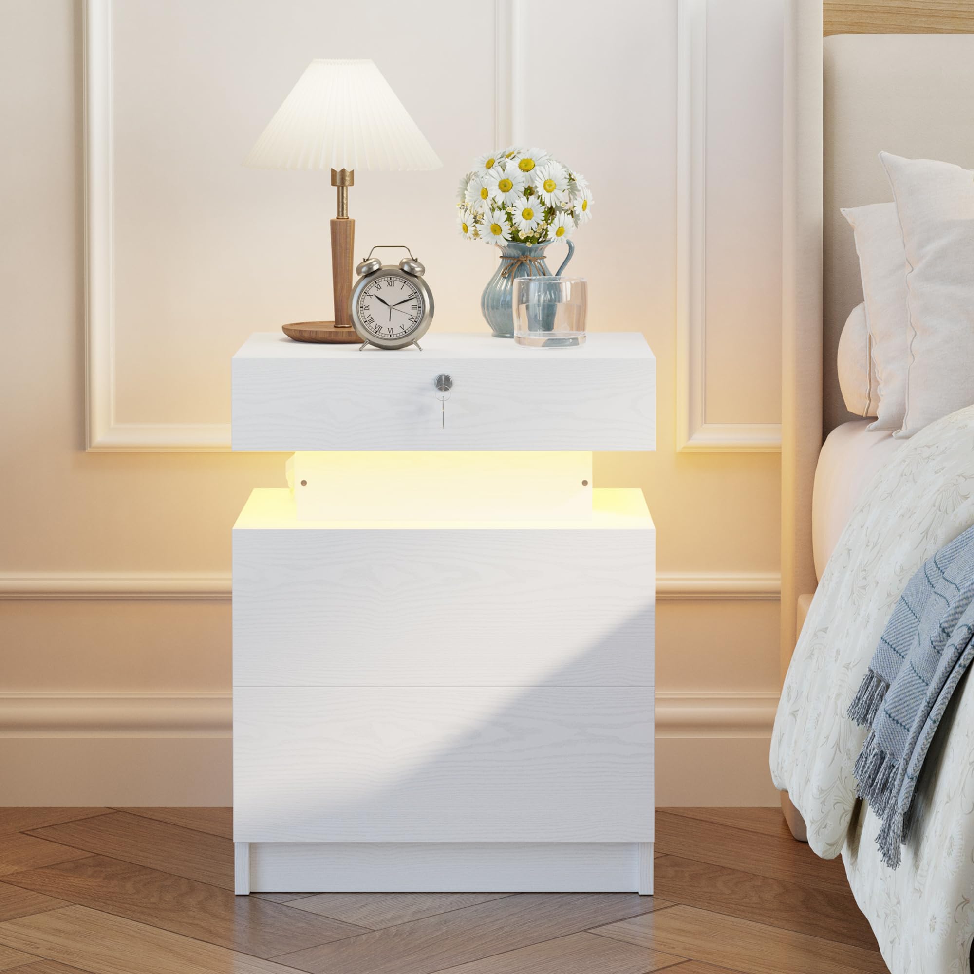 IRONCK Nachttisch, Nachtschrank mit LED-Beleuchtung, Beistelltisch mit 3 Schubladen, 1 USB- & 1 Typ-C-Anschluss und Schloss, Sofatisch für Wohnzimmer, Schlafzimmer, Weiß