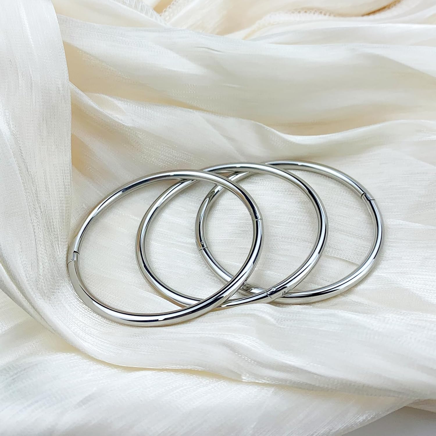 YBMYCM 3 Pack Gold-plated Bangle Bracelet for Women Classic Lightweight Stacking Stainless Steel Bracelet 18K Gold-plated Open Bangles Gift Jewelry - Image 4