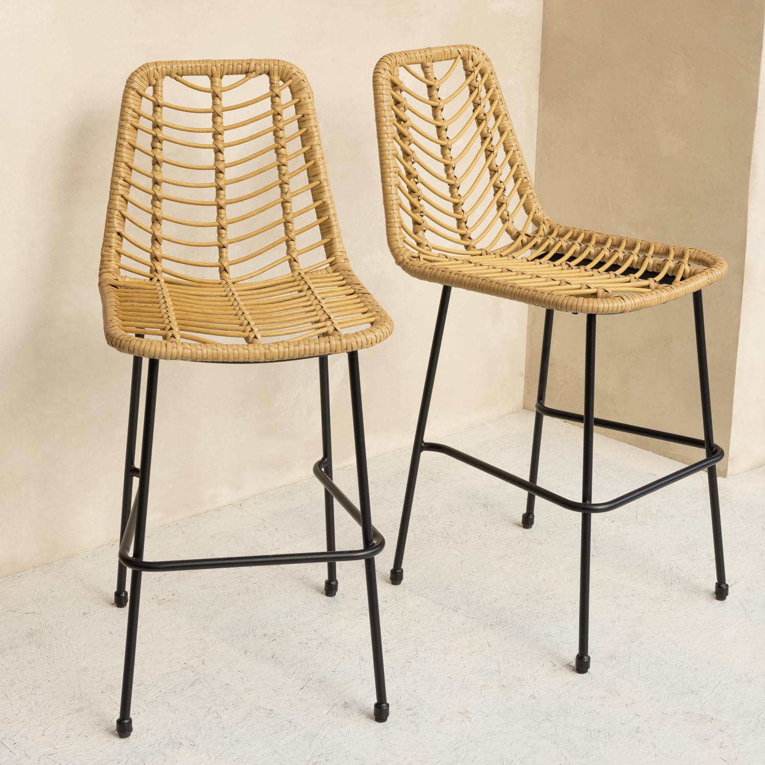Happy Garden Lot de 2 tabourets de Bar en rotin synthétique OKA avec Repose-Pieds, Tabourets avec Dossier Marron