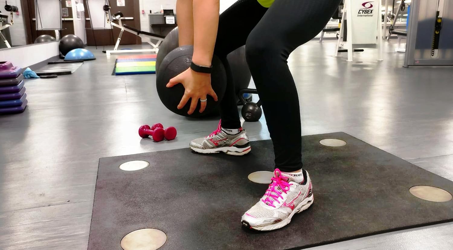 KUSI Silicone Wedding Ring Band for Women Committed to Active Lifestyle, Infinity Bands, Rubber, Comfort Fit, Black, Glow in The Dark and More, Singles and 4 Pack Sets