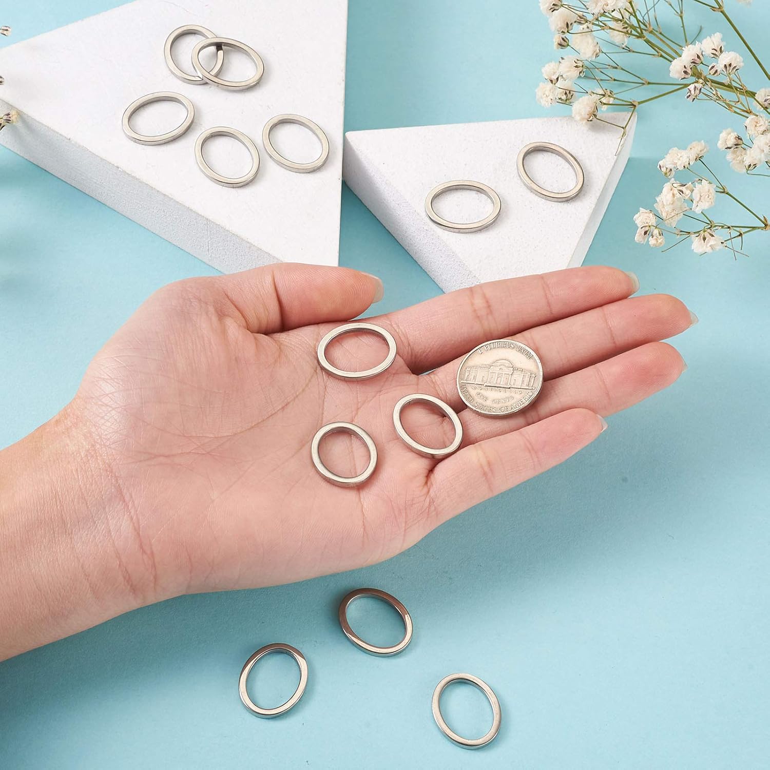 Craftdady 30pcs Stainless Steel Hollow Oval Pendants Charms Open Bezel Frame Connectors Linking Rings 20x16mm for DIY Resin Crafts Earring Necklace Jewelry Making