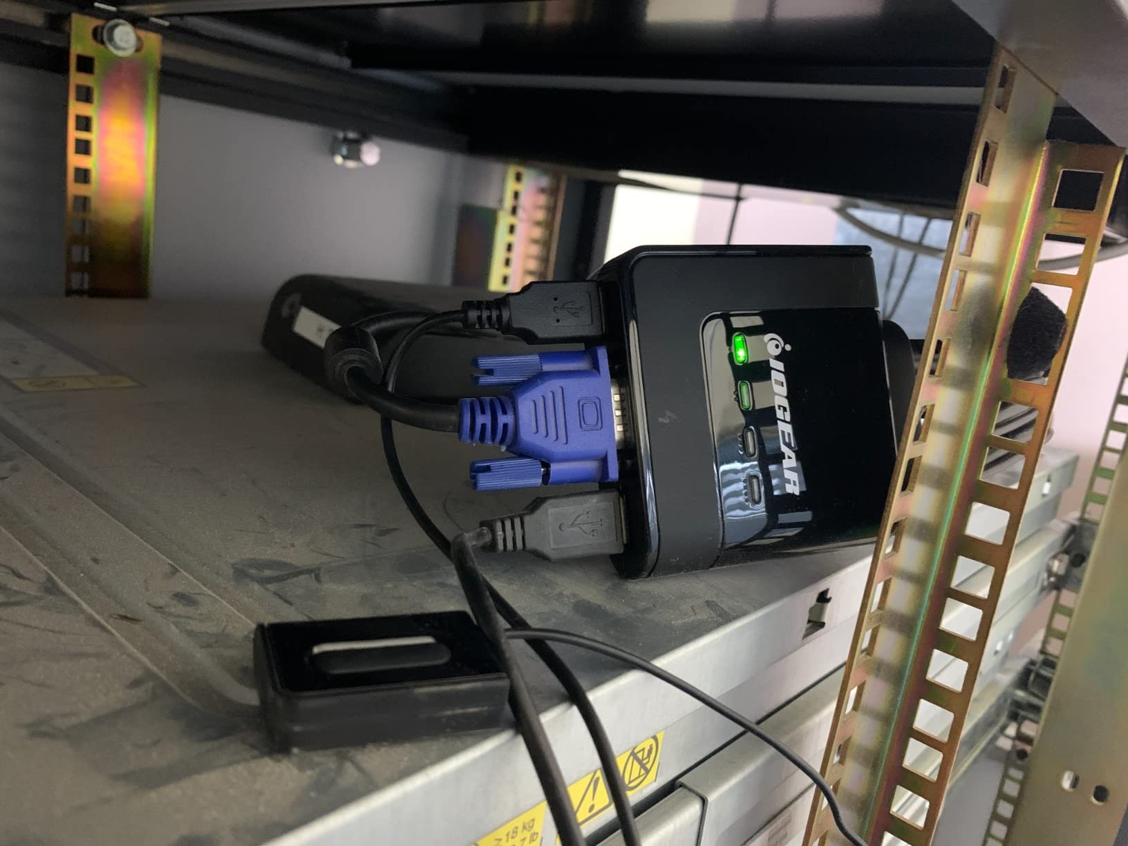 IOGEAR 2Port USB DisplayPort Cable KVM Switch 4K 30Hz Remote Switch Button Plug n Play