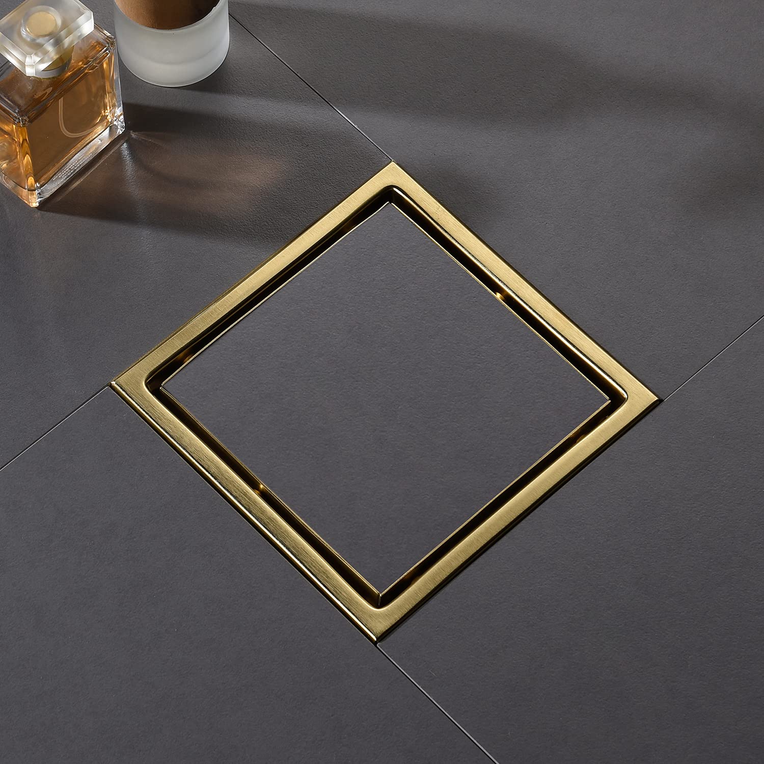 15,2 cm quadratischer unsichtbarer Duschbodenablauf Gold, abnehmbarer Badezimmer-Bodenablaufflansch, Fliesen zum Filtern in die Gitterplattenabdeckung, SUS304 Edelstahl-Drahtzeichnung