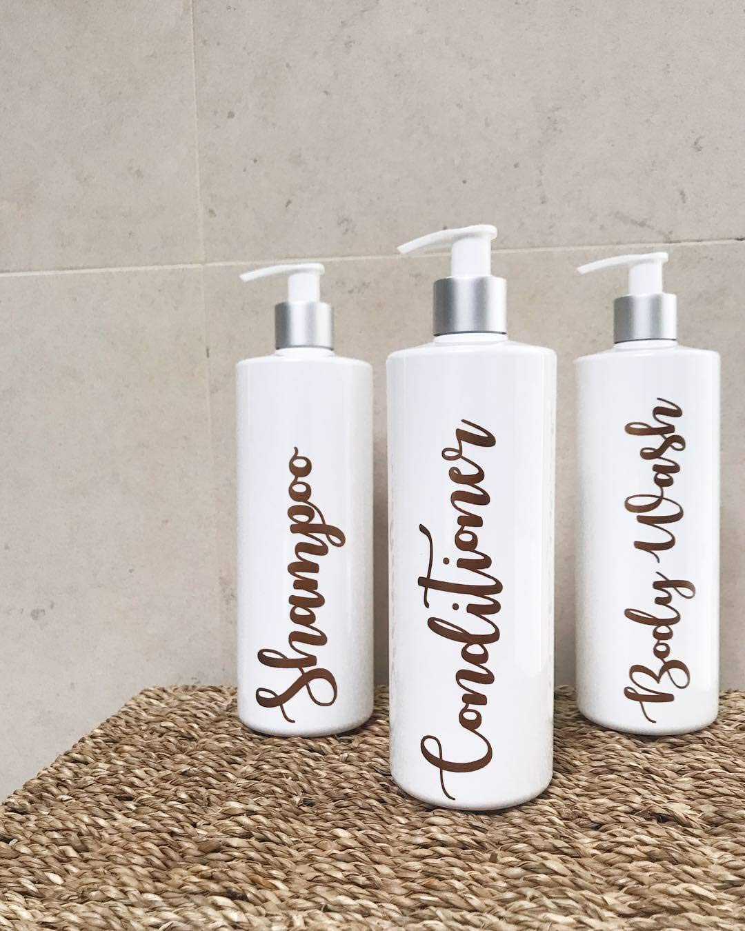 Mrs Hinch Bathroom Bottles White Reusable Plastic Bathroom Toiletry Bottles Shampoo Bottle Conditioner Bottle Soap Dispenser Bathroom Storage Refillable Bottles Eco Friendly Amazon Co Uk Handmade Products