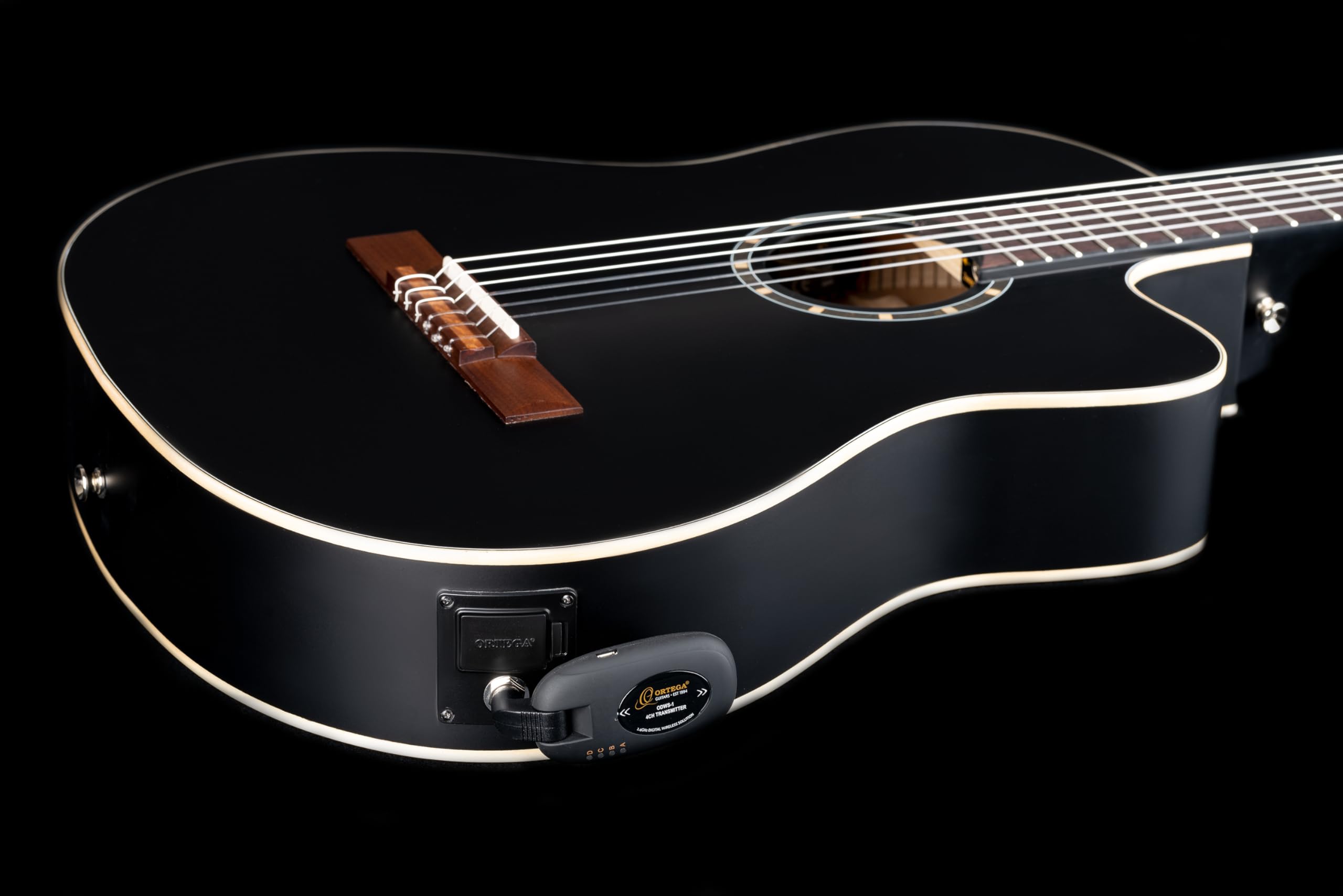 Ortega Guitars Digital Wireless System – Wiederaufladbares Zubehör für Gitarre – Schwarz (ODWS-1BK)