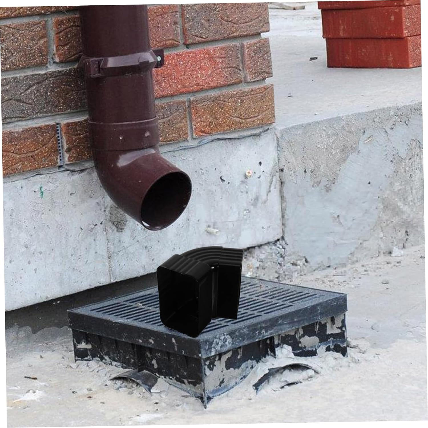 Angle Fitting Alloy Downspout Elbow Connector Durable Gutter Adapter for Rainwater Systems Easy Installation Versatile Drain Pipe Accessory for Gutter