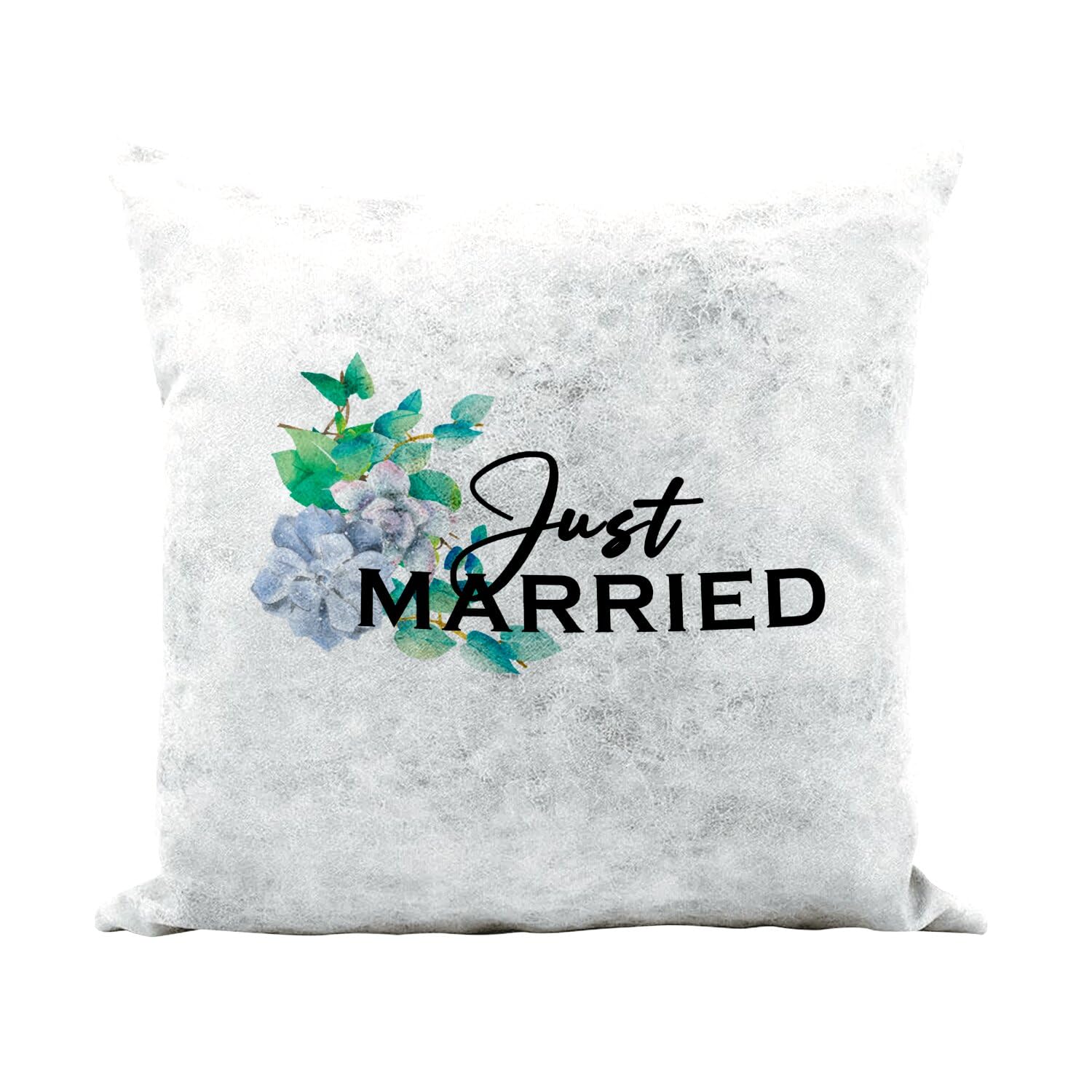 Coussin Just Married blanc imprimé fleurs bleues idéal pour immortaliser votre décoration de mariage