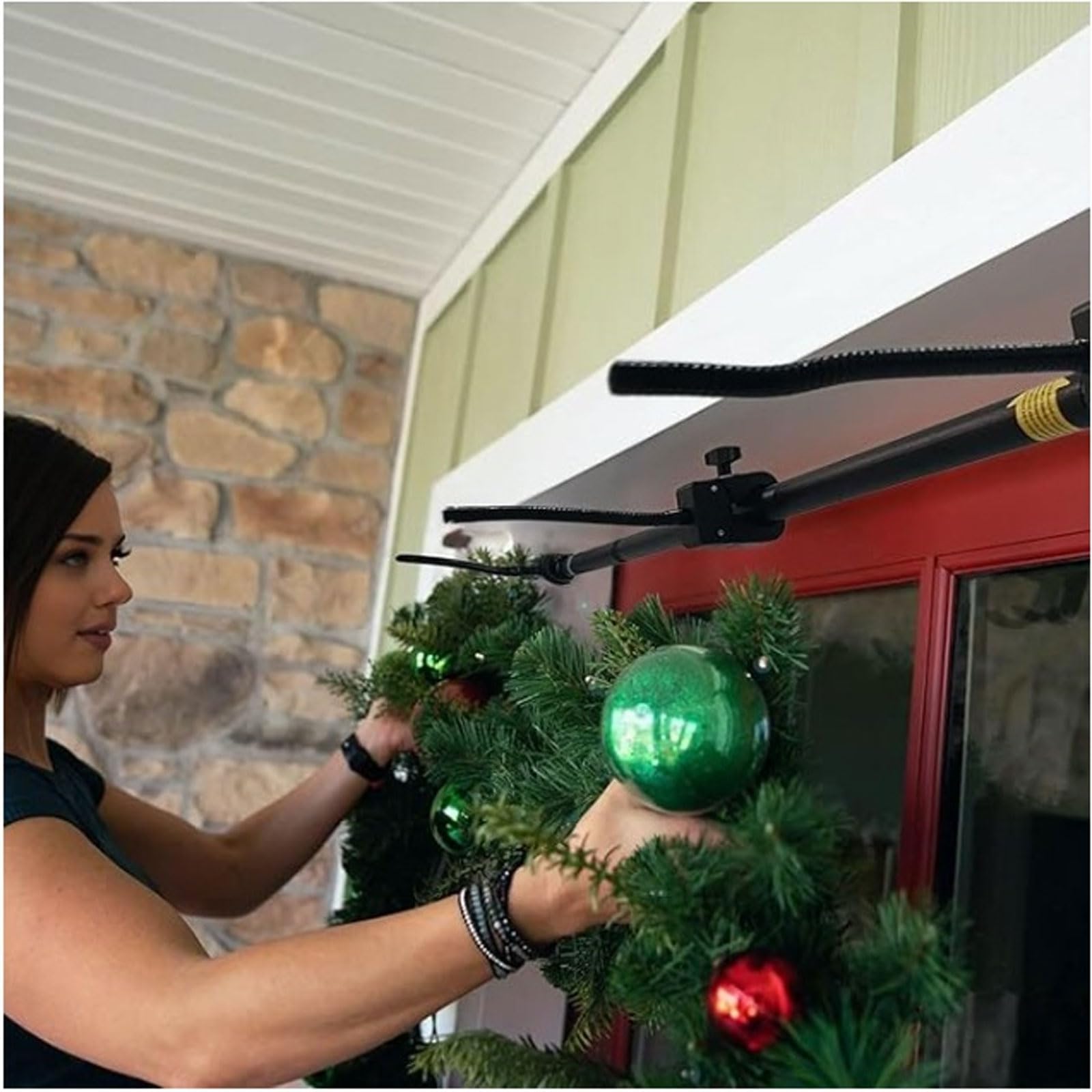Colgador de corona de Navidad, longitud ajustable, fácil de instalar, sin clavos ni tornillos, estante para guirnalda de puerta delantera para decoración de vacaciones y festivales, decoración del