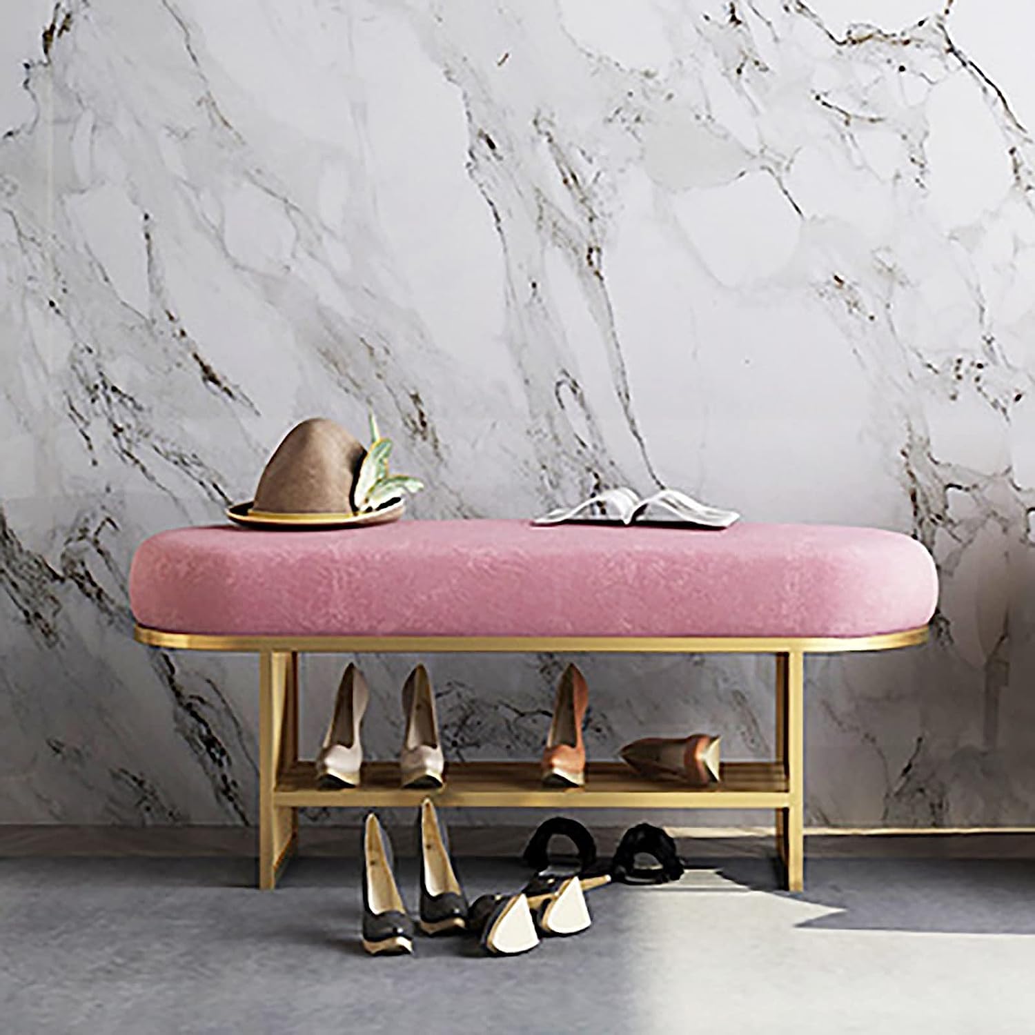 Banc d'entrée luxueux en velours et métal doré pour un intérieur raffiné
