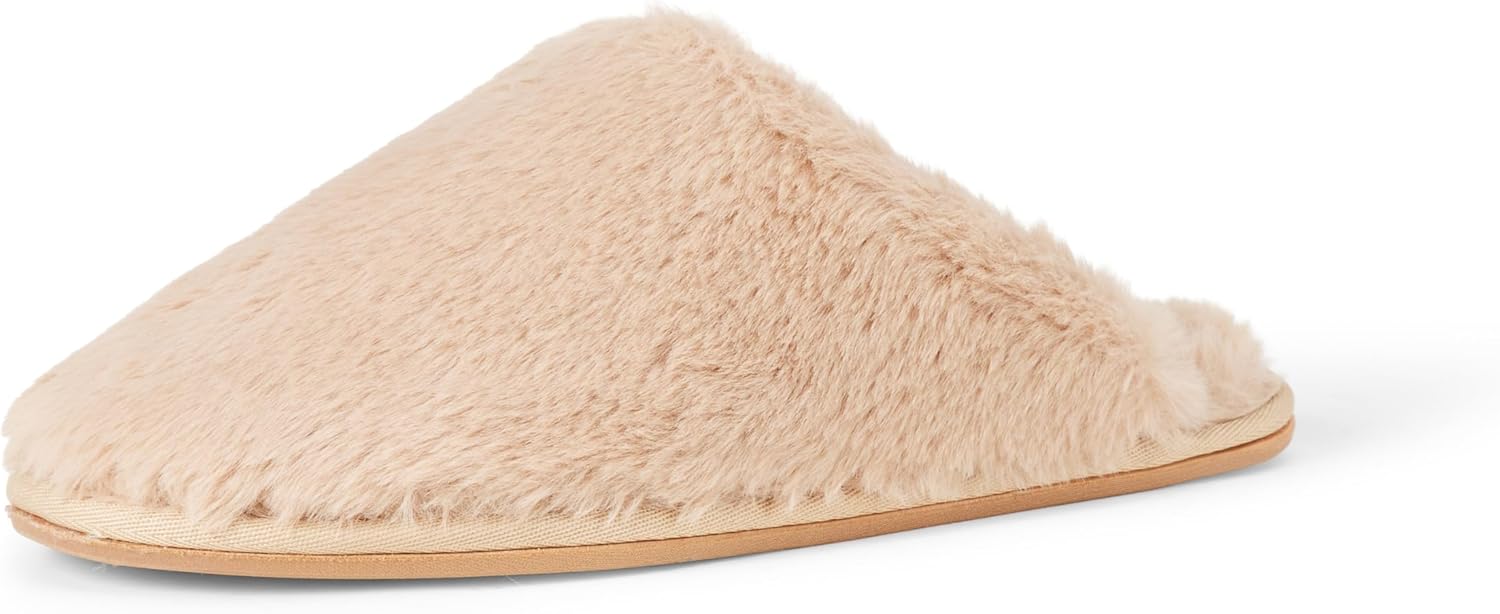 Amazon Essentials Women's Fuzzy Plush Slippers