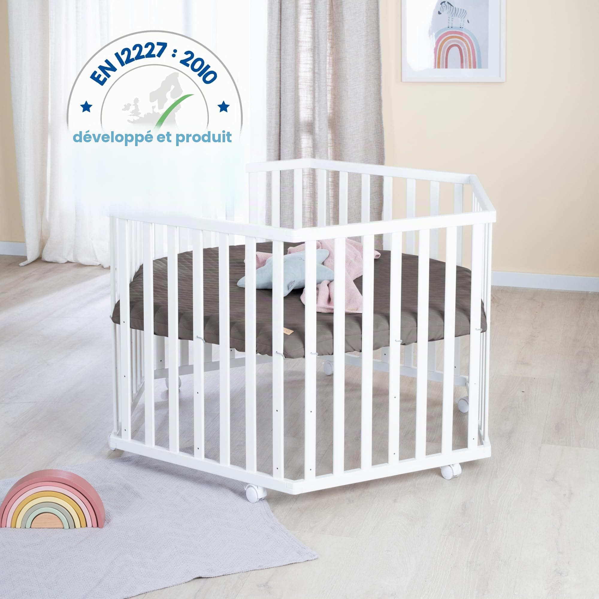 roba Parc hexagonal en bois blanc – parc pour bébé mobile avec roulettes et tour de protection matelassée “Graphite” en cuir végan – barrière de sécurité réglable en hauteur
