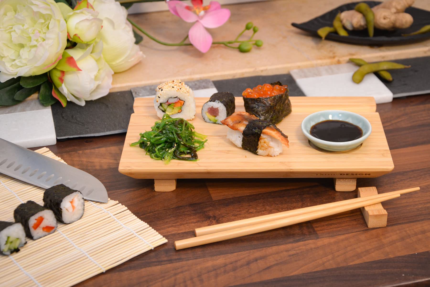 DuneDesign Ensemble de vaisselle à sushi pour 2 personnes - 27 x 16 x 4 cm - Planche à sushi - Ensemble complet - Assiette à sushi - Plateau de service en bois - Plateau en bambou - Accessoires sushi