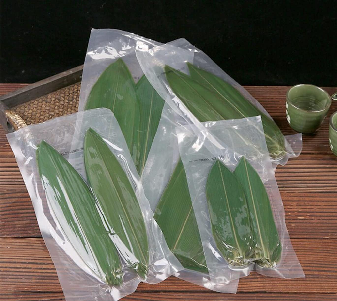 Vacuum Packed Bamboo Leaves Dried Leaf Bamboo Zongzi Leaf Banana Leaf Substitutes Sushi Plate Bamboo Leaf Wrap Food Decorate，Approximately 17cm,Width 4~5cm,100 PCS