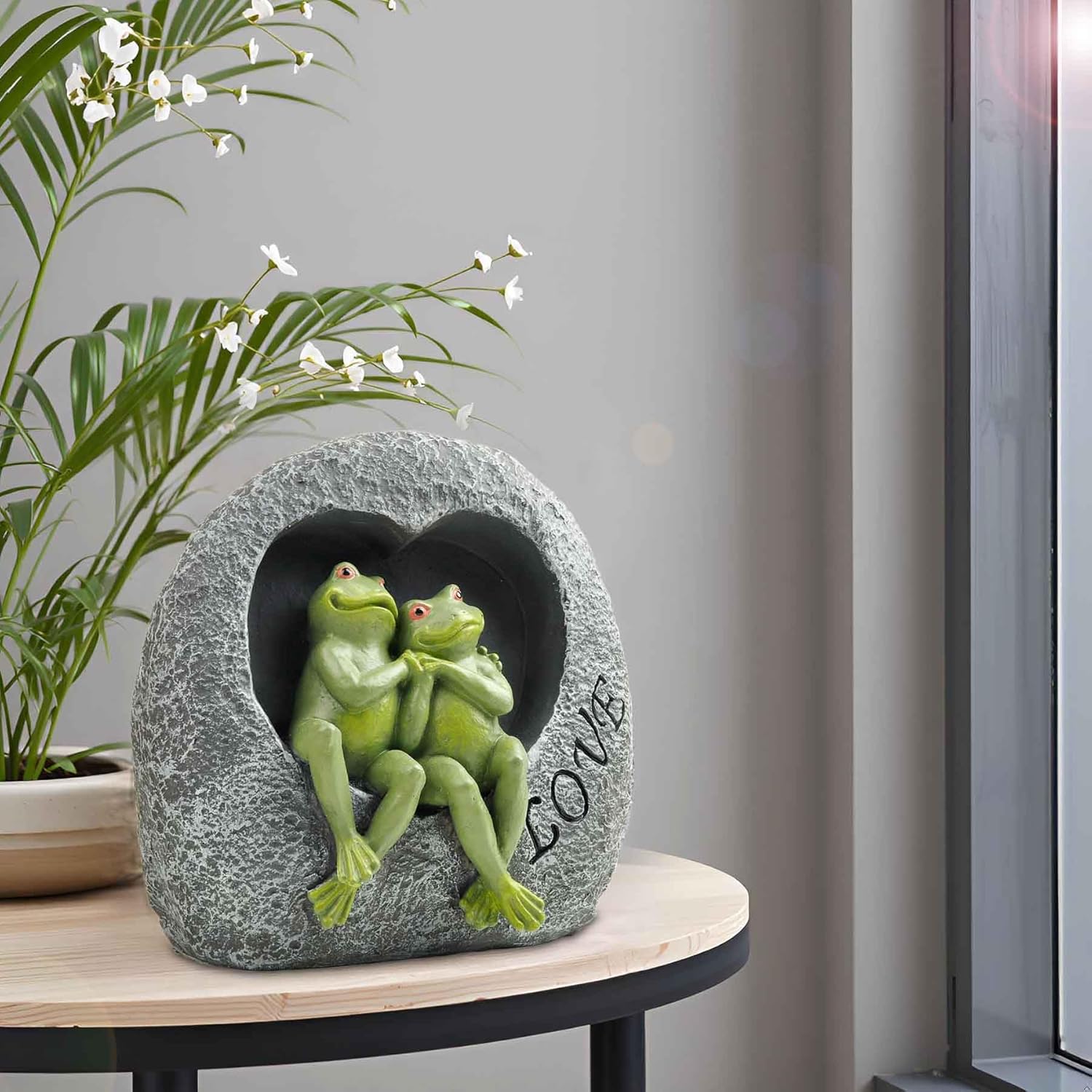 Love Frog Couple Garden Statue – 7" Resin Romantic Frog Figurines in Heart Rock, Outdoor Yard Art Decoration for Patio, Balcony, Lawn