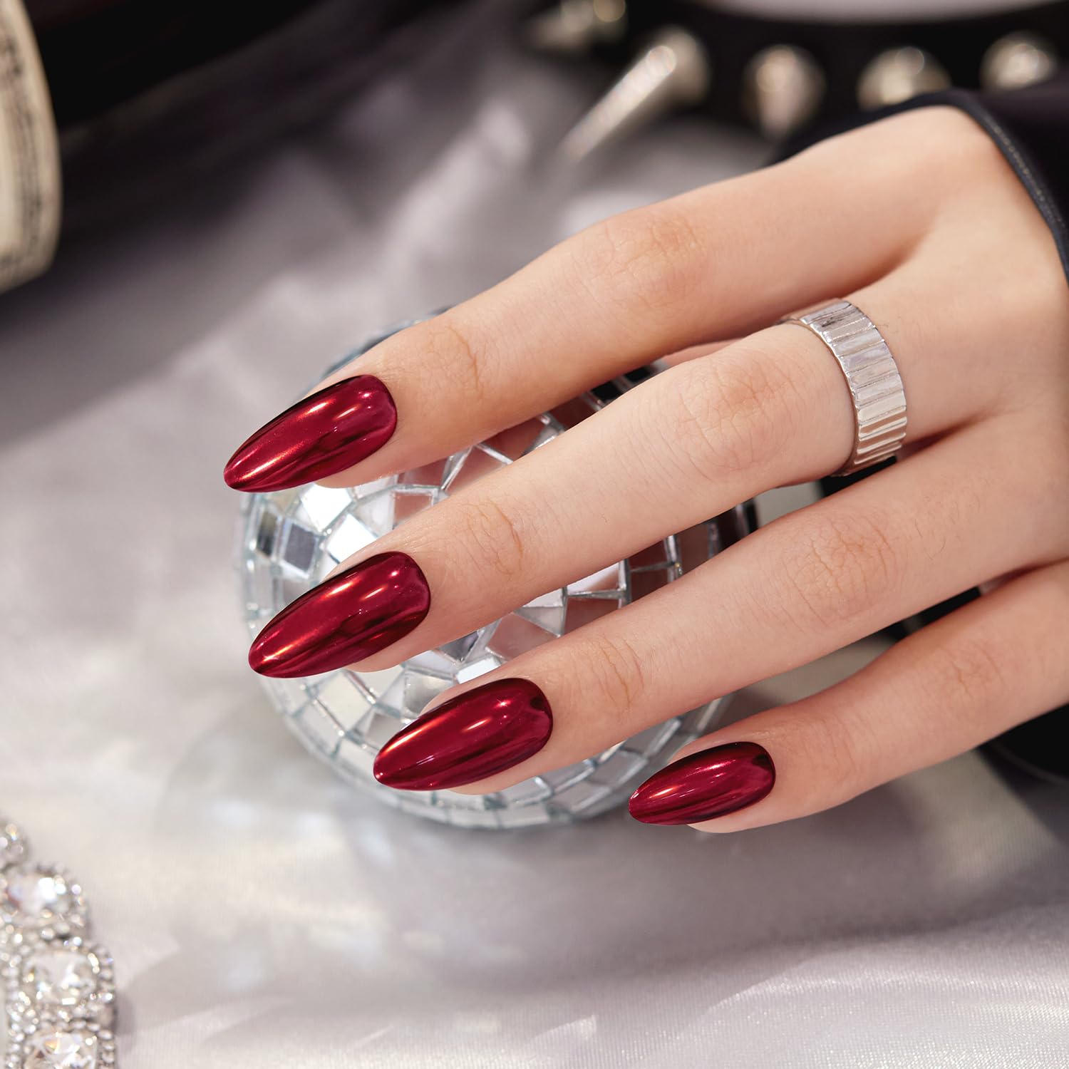 VSALON Press On Nails Almond-32 Stück in 16 Größen, rote, aufklebbare Kunstnägel in Burgunderrot mit Chrom-Effekt, mittellang, inklusive Kleber und Nagelhautöl.