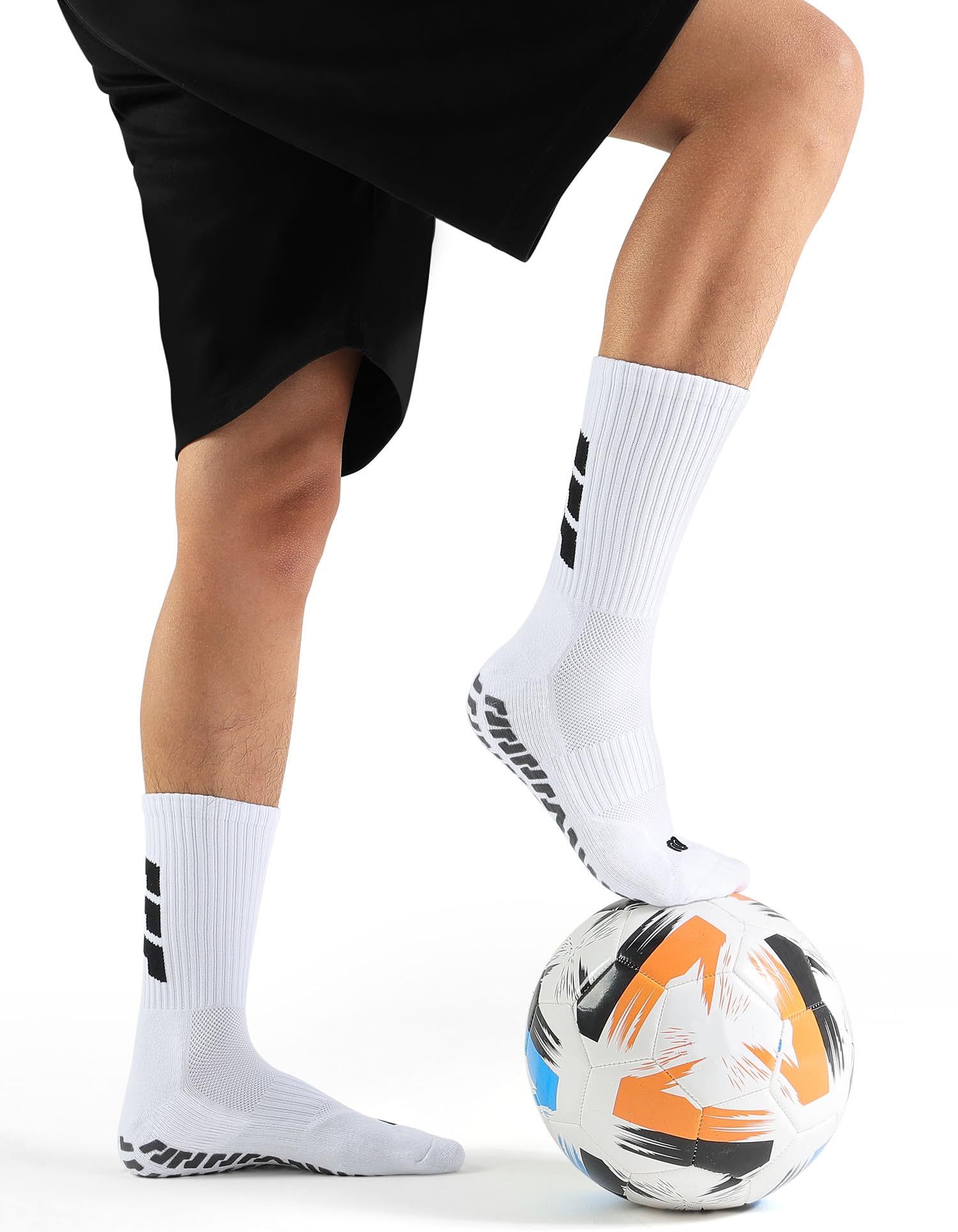 CLOSEMATE Calcetines Antideslizantes Futbol Hombre 1 o 3 Pares Deporte Altos Deportivos Largos Antiampollas Transpirables Baloncesto Blancos Negros