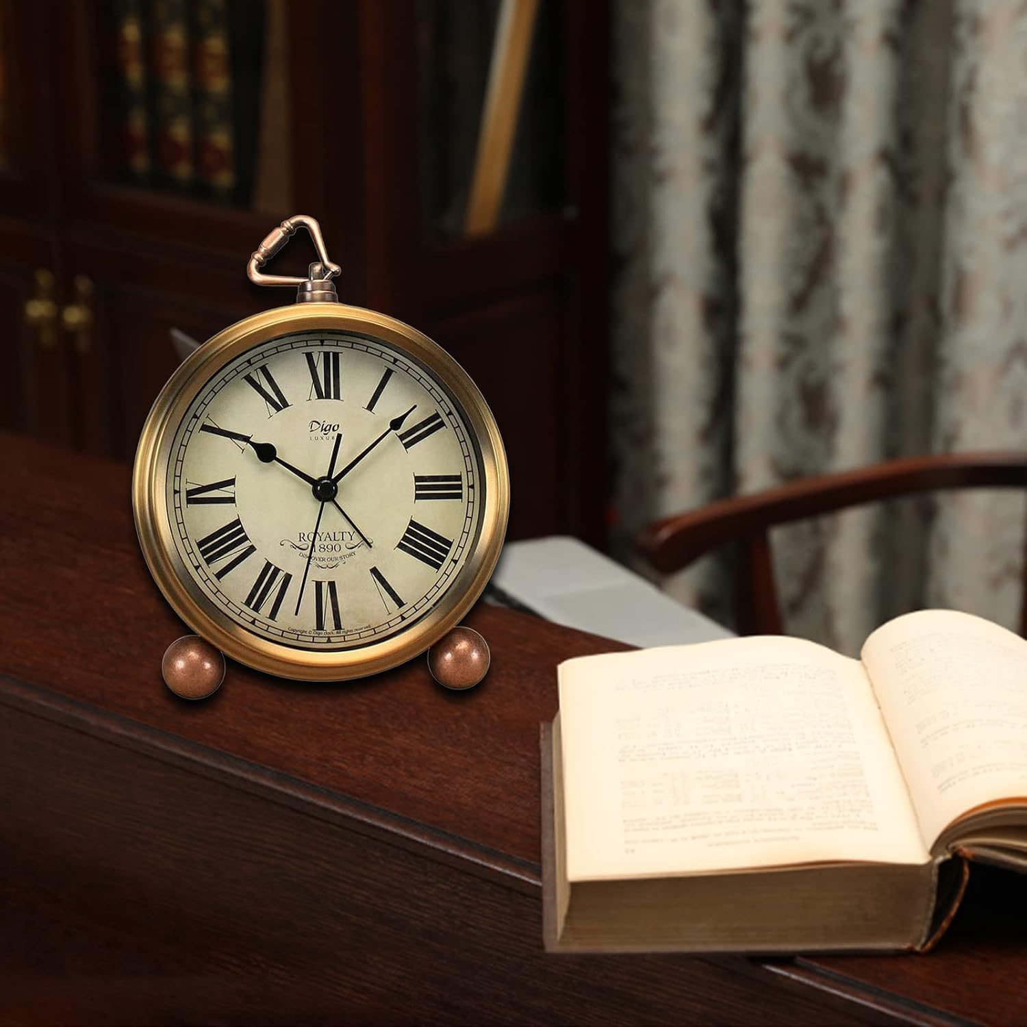 Justup Golden Table Clock, Retro Vintage Non-Ticking Table Desk Alarm Clock Battery Operated Silent Quartz Movement HD Glass for Bedroom Living Room Indoor Decoration Kids (Roman)