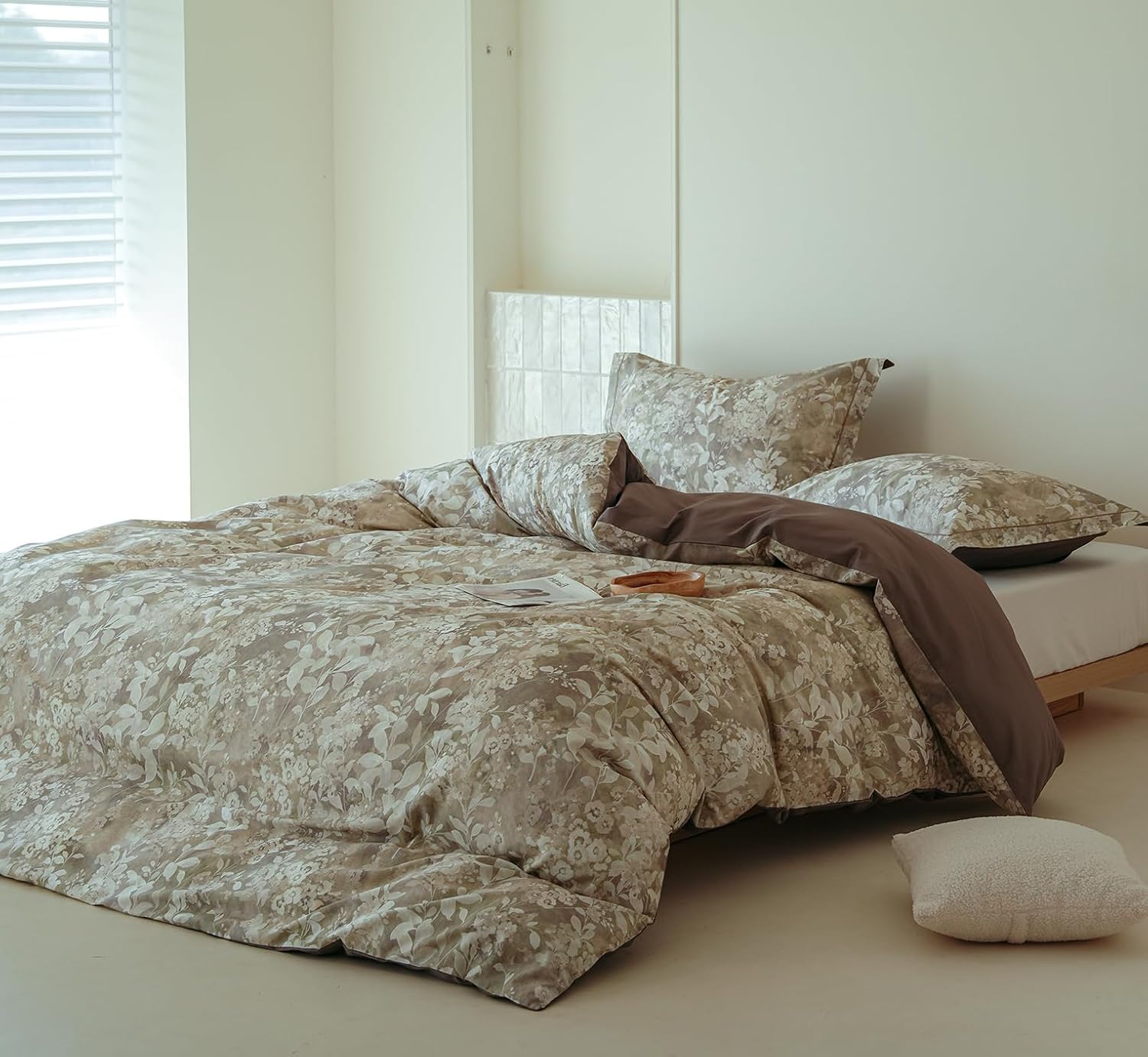 Duvet Cover Set King Size, 100% Long Staple Cotton Gradient Brown & Beige Botanical Floral Leaves Printed, Soft Breathable Luxury Bedding Set for All Season, 3 Pieces