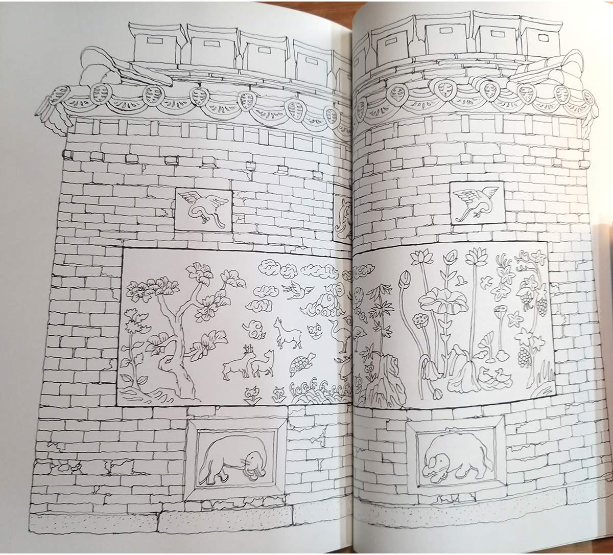 DASANBOOKS Gyeongbok Palace Korean Culture Healing Coloring Book for Adult Relaxation Anti-Stress Korean