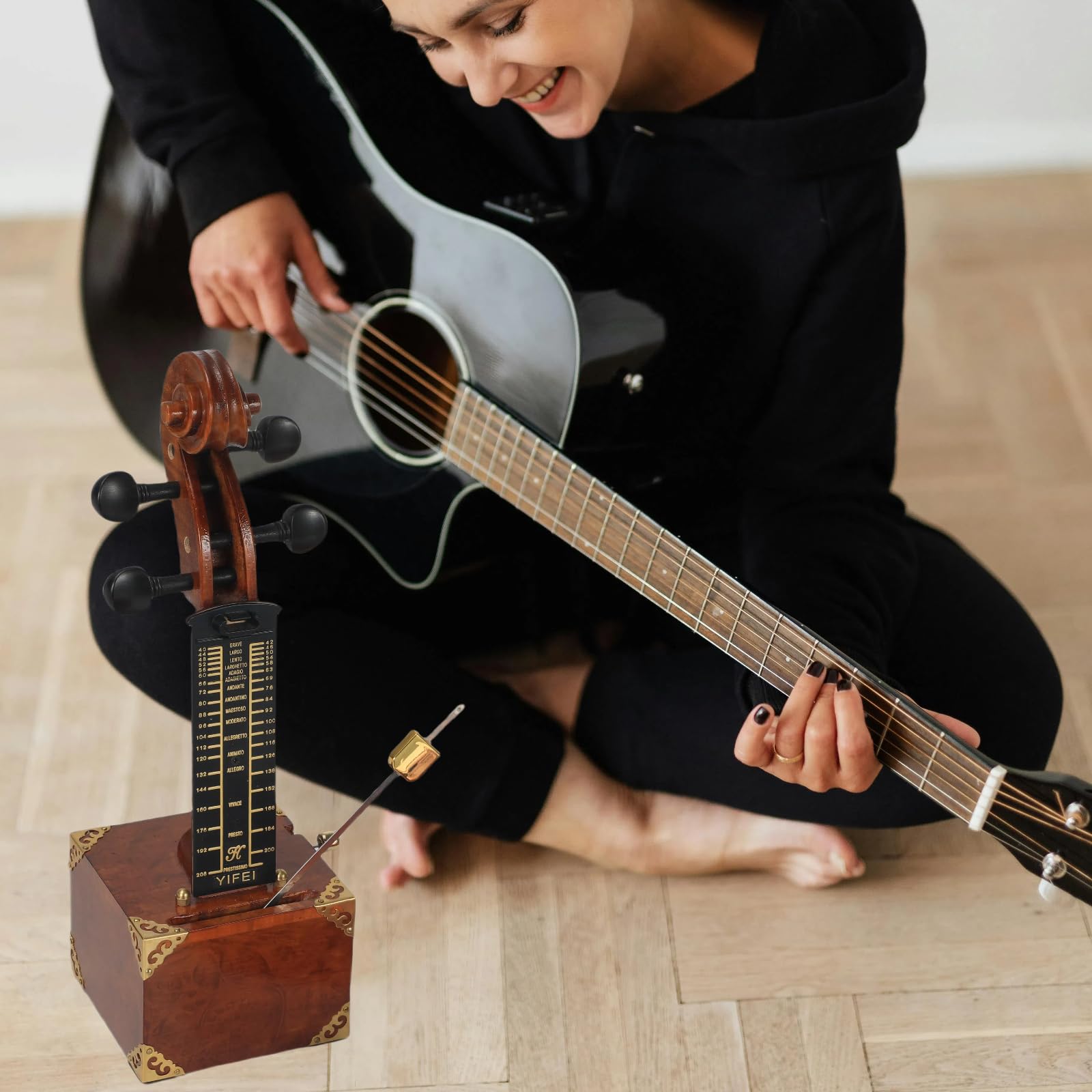 Metrónomo de madera maciza hecho a mano, diseño clásico inspirado en violín con detalles dorados, movimiento mecánico de precisión y acabado de lujo para hacer violín, hecho a mano para músicos