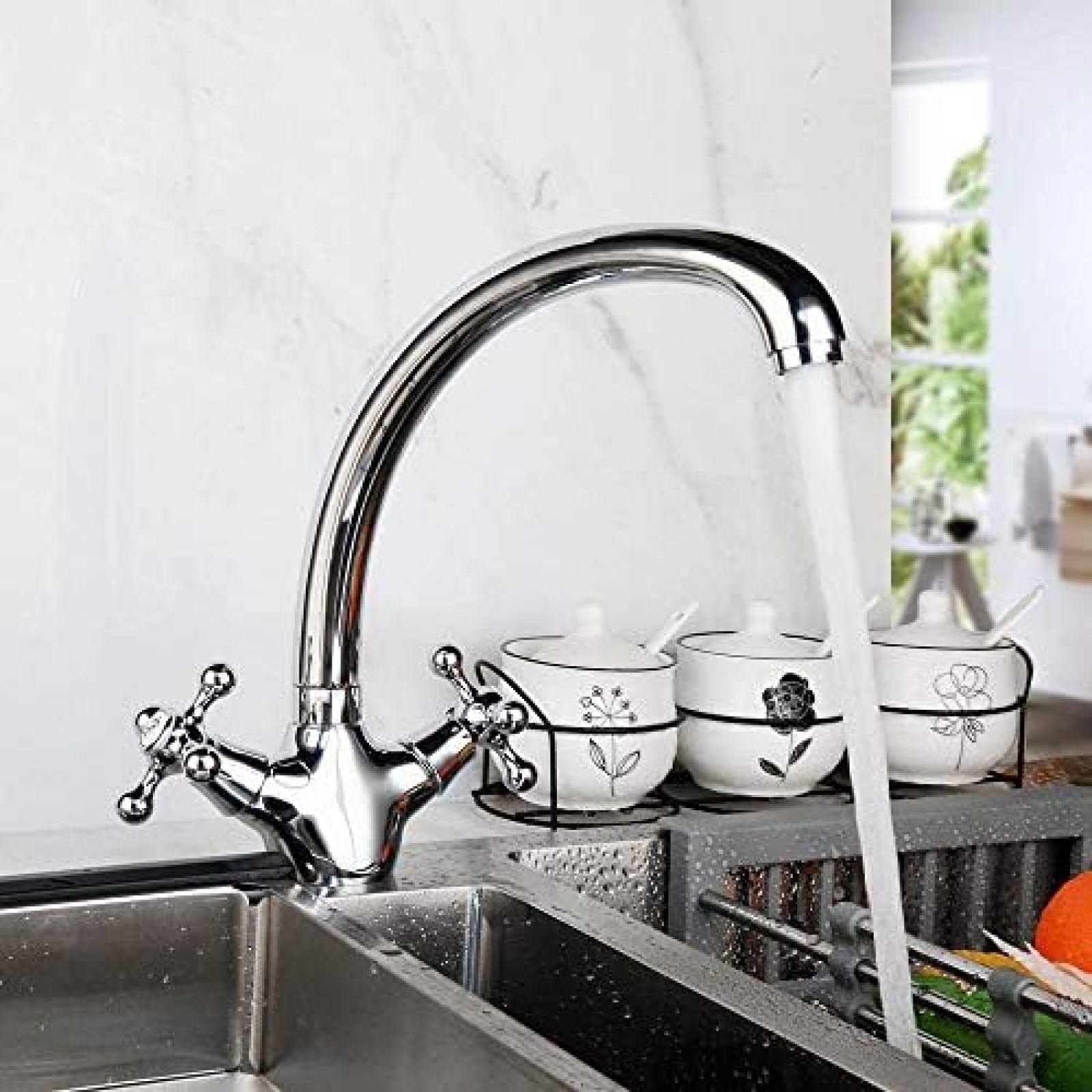 Mitigeur eau chaude et froide à 360° pour laver les grands plats en cuisine