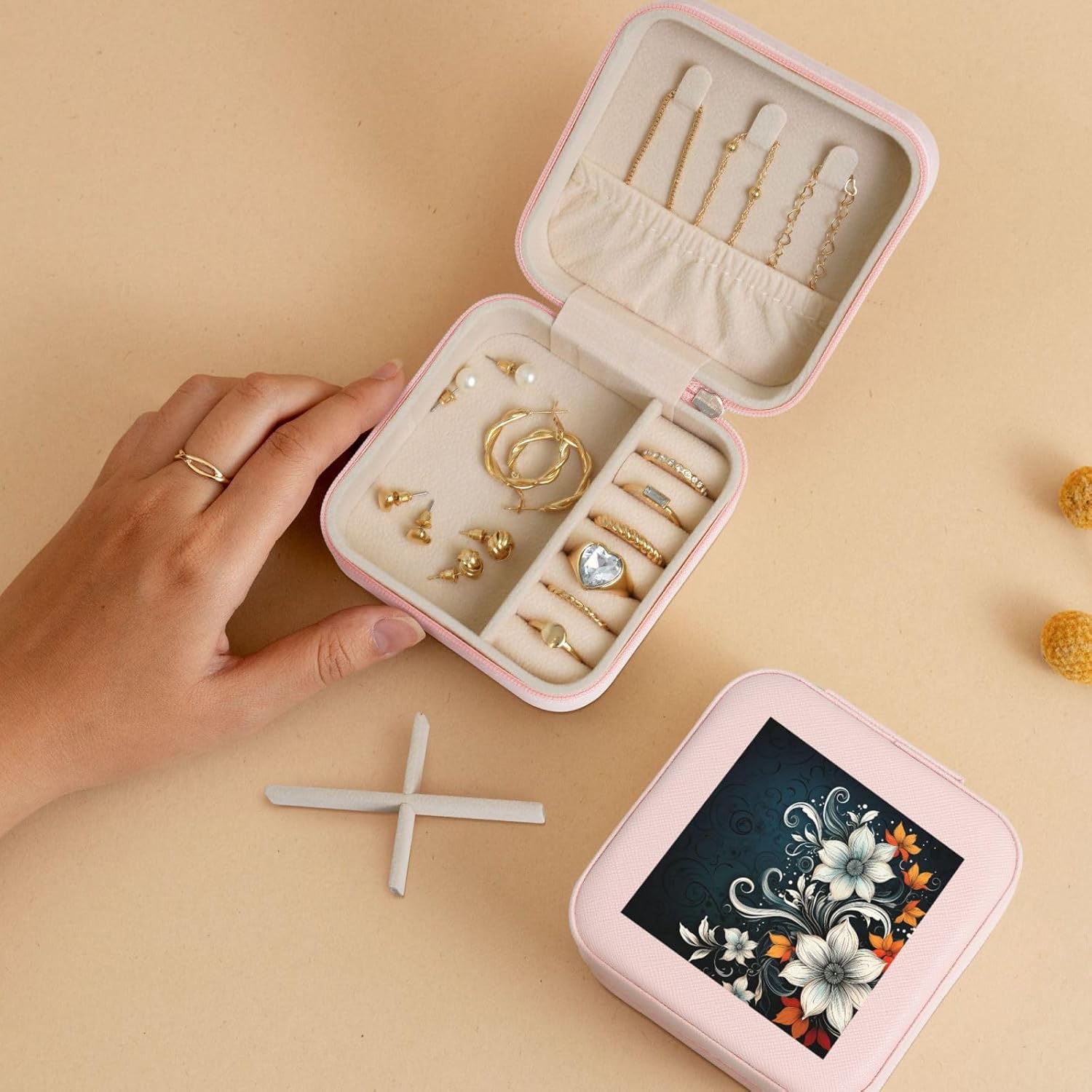 Jewelry Box for Women PU Leather Small Jewelry Organizer Box with Zipper Mini Travel Case Novelty Boho Abstract Flowers Display Storage Holder Boxes for Earrings Rings Necklaces Bracelets image 5