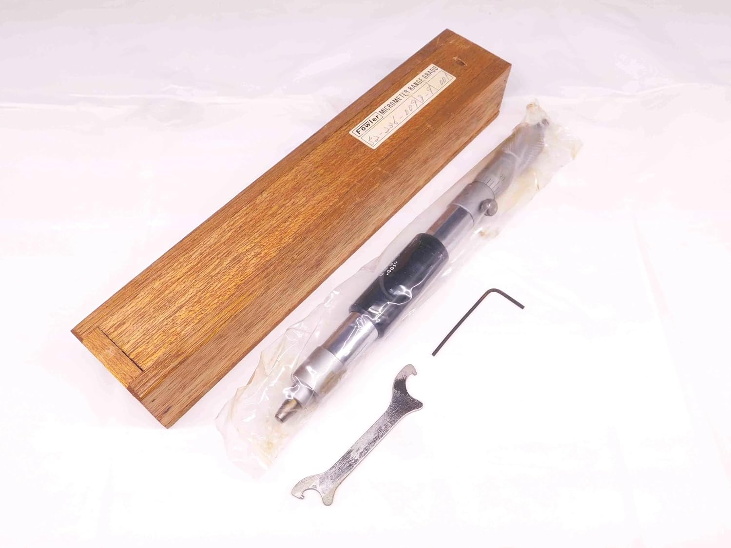 Fowler Inside Tubular Micrometer 8" - 9" Range .001 Graduation 52-236-009 MIC