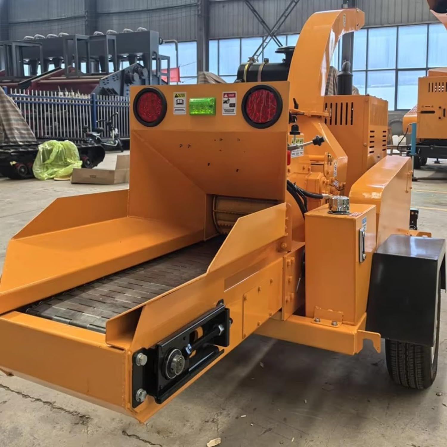 Versatile Wood Chipper Shredder Machine - Mobile Wood Crusher for Forestry Bottle Cardboard Grinder for Yard Waste, Industrial Branch Processing & Recycling Centers