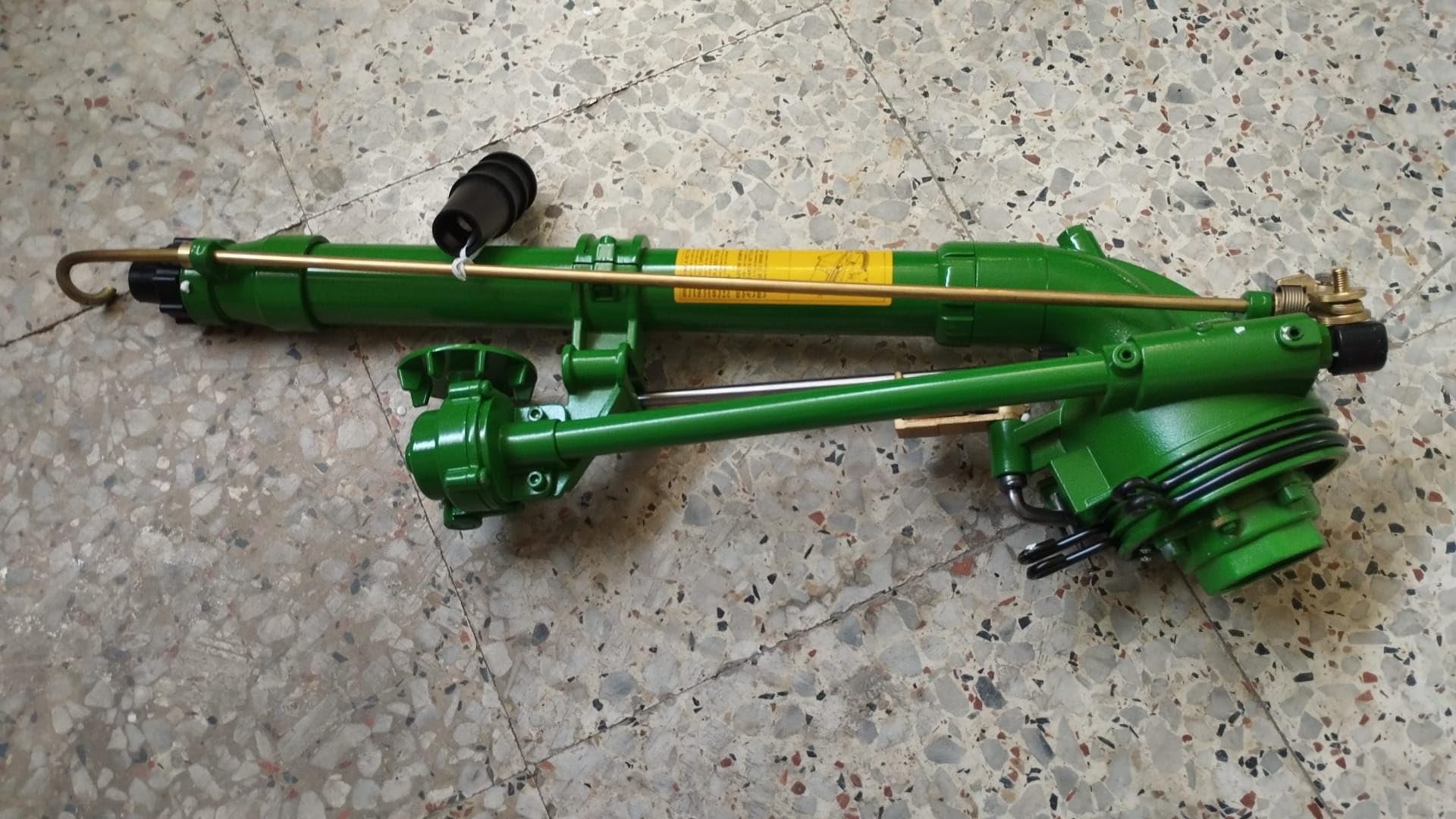 Suinga Cannone da Irrigazione Klicker 2'' con Angolo Regolabile, Portata da 25 a 57 m, Filettatura Femmina, Ideale per Giardini e Agricoltura, grigio