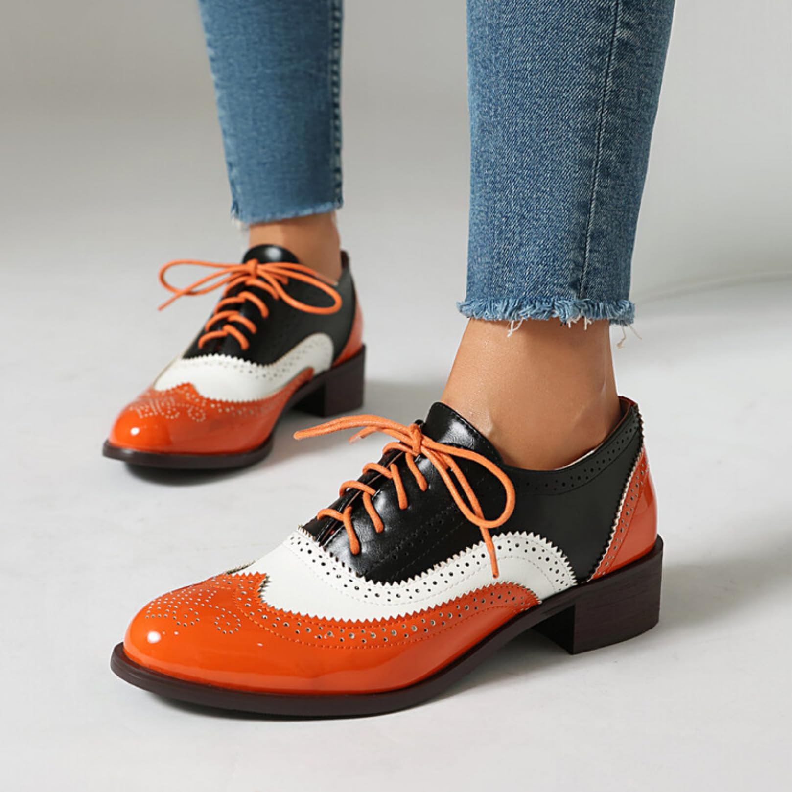 Scarpe Oxford Brogue in Pelle Verniciata da Donna Allacciare Vintage Brogues Tacco A Blocco Basso Scarpe Casual