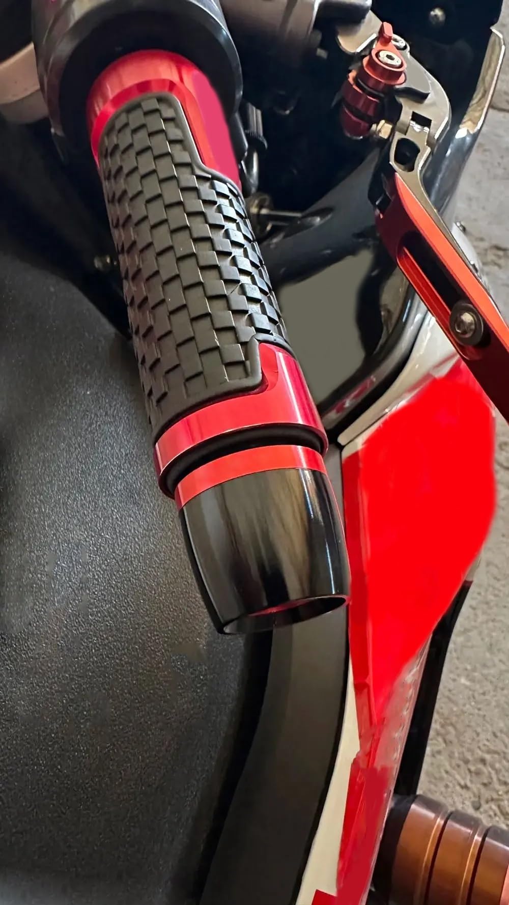 CNC Aluminum Motorcycle Bar End Caps – Anti-Vibration Slider Grips