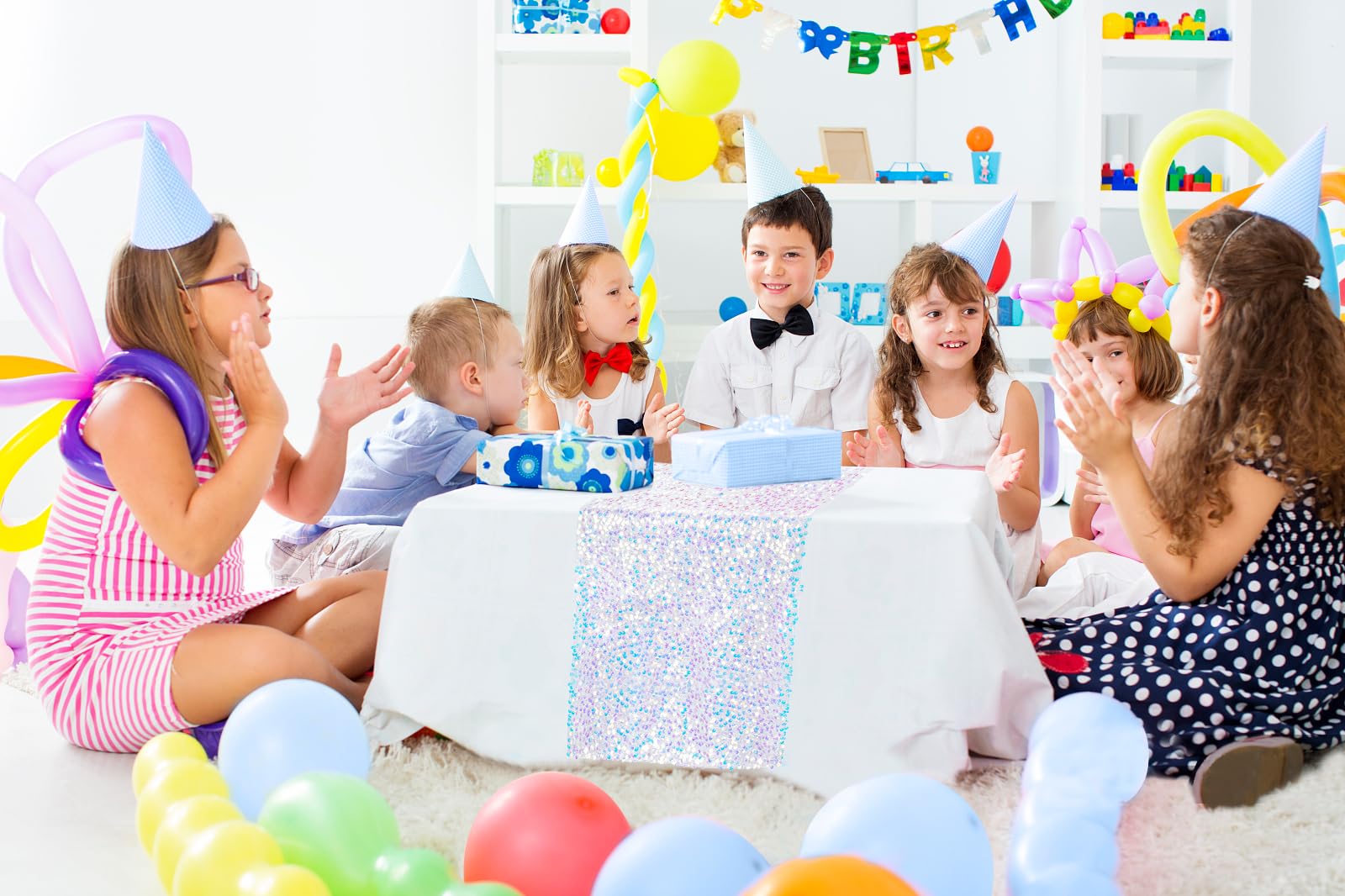 4er Set Elegante Tischläufer Schillernd Weiße Pailletten Tischband – 63 x 300 cm für Outdoor Hochzeitstisch Taufefeier Festliche Meerjungfrau Party Tischdeko (4 Stück)